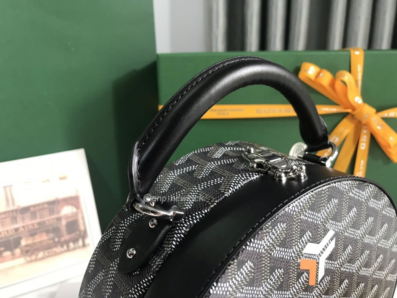 Goyard Alto Hat Box Bag 16.5 Cm X 7 Cm X 18 Cm (14) - www.kitistry.com