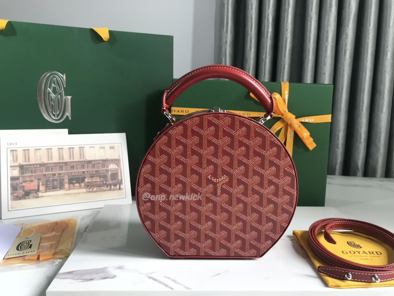 Goyard Alto Hat Box Bag 16.5 Cm X 7 Cm X 18 Cm (2) - www.kitistry.com