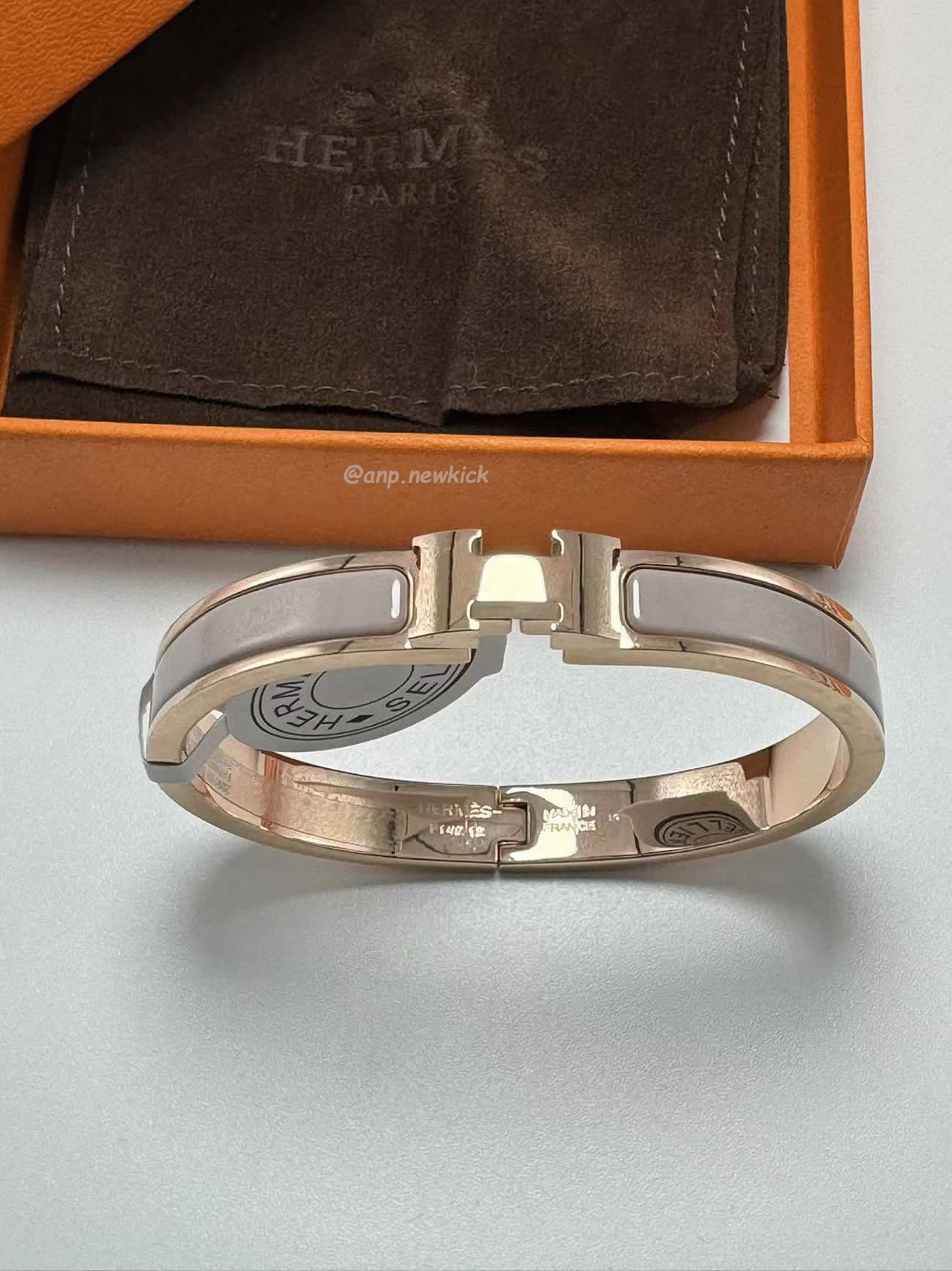 Hermès Clic H Bracelet (14) - www.kitistry.com Hermès Clic H Bracelet (14) - www.kitistry.com