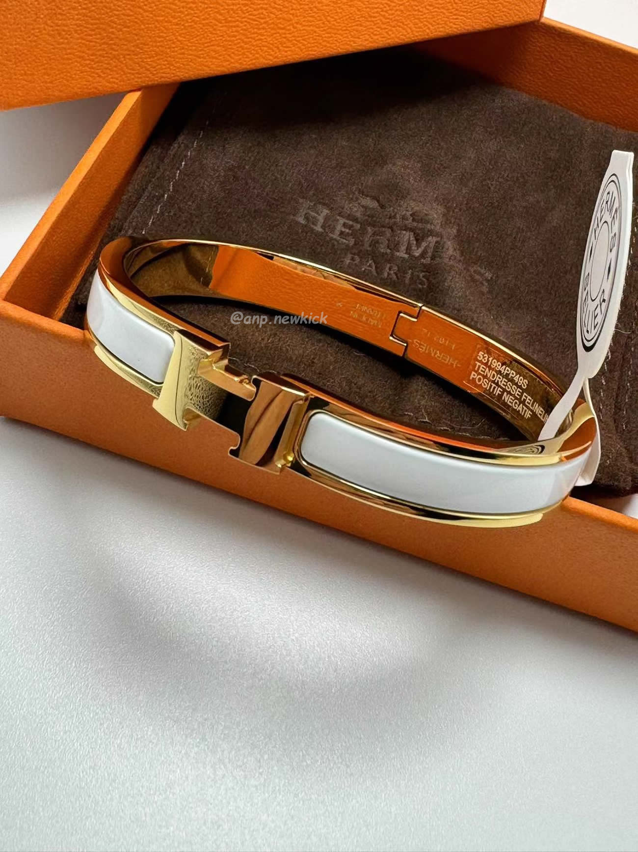 Hermès Clic H Bracelet (8) - www.kitistry.com Hermès Clic H Bracelet (8) - www.kitistry.com