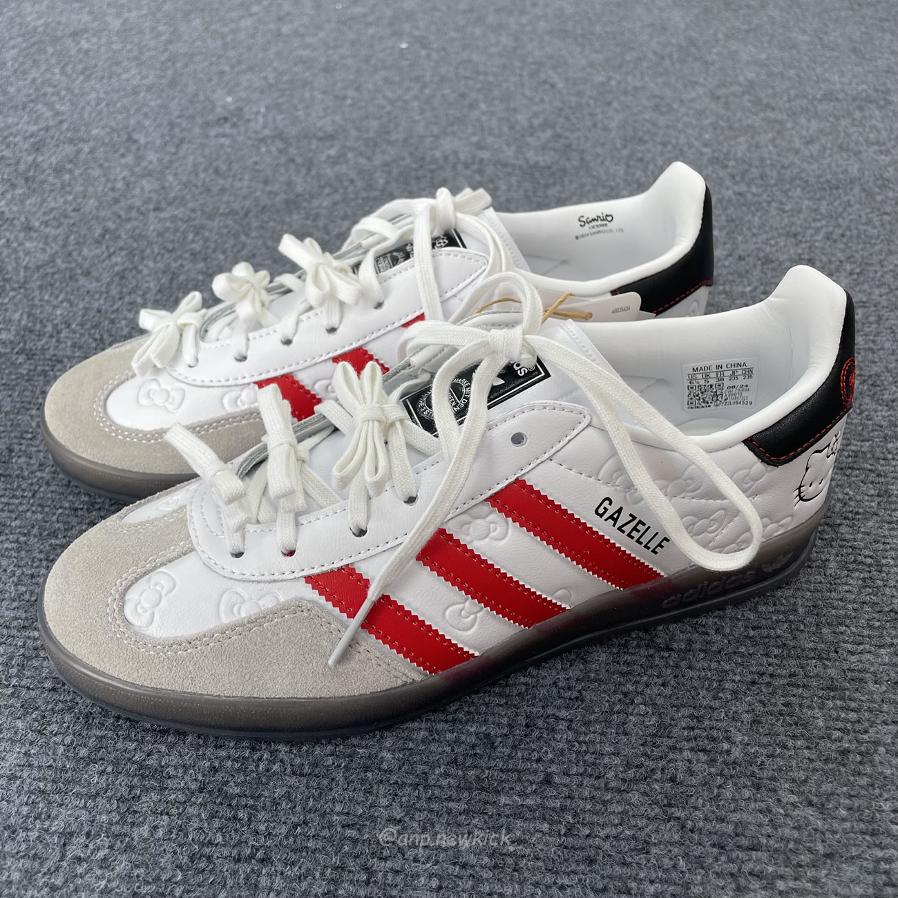 Adidas Gazelle Indoor Hello Kitty Womens Ii0013 (6) - www.kitistry.com Adidas Gazelle Indoor Hello Kitty Womens Ii0013 (6) - www.kitistry.com