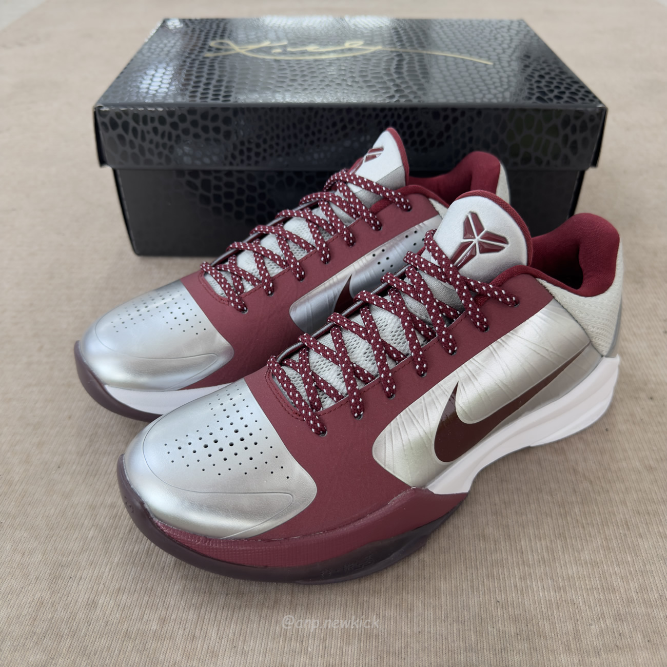 Nike Kobe 5 Protro Metallic Silver And Team Red Im0557 001 (10) - www.kitistry.com Nike Kobe 5 Protro Metallic Silver And Team Red Im0557 001 (10) - www.kitistry.com