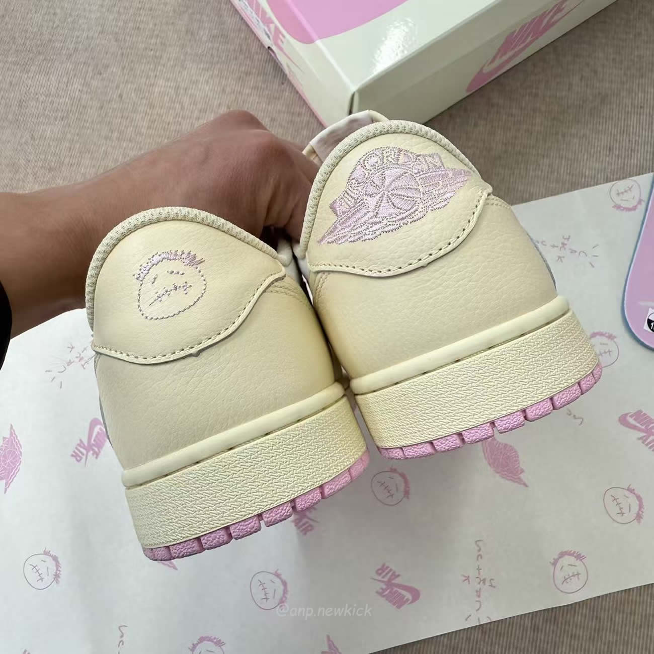 Air Jordan 1 Retro Low Og Sp Travis Scott Shy Pink Iq7604 100 (10) - www.kitistry.com
