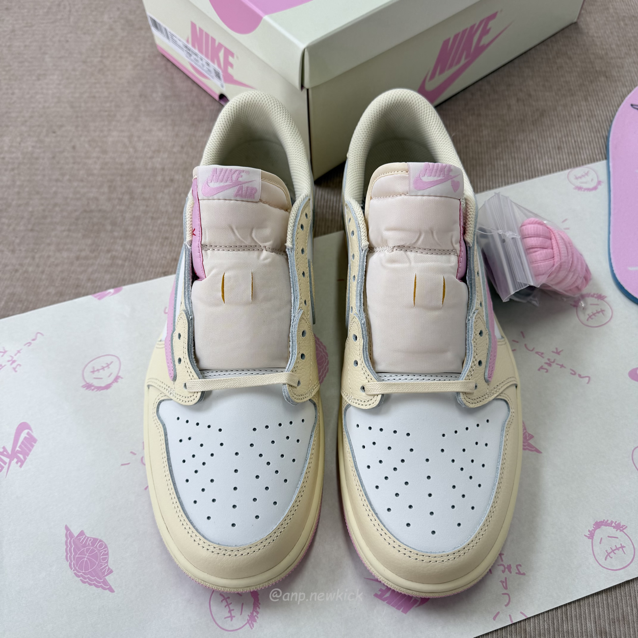 Air Jordan 1 Retro Low Og Sp Travis Scott Shy Pink Iq7604 100 (12) - www.kitistry.com