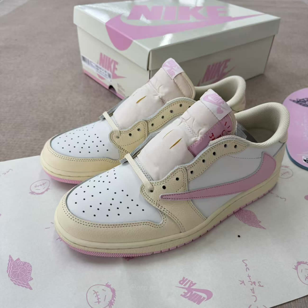 Air Jordan 1 Retro Low Og Sp Travis Scott Shy Pink Iq7604 100 (13) - www.kitistry.com