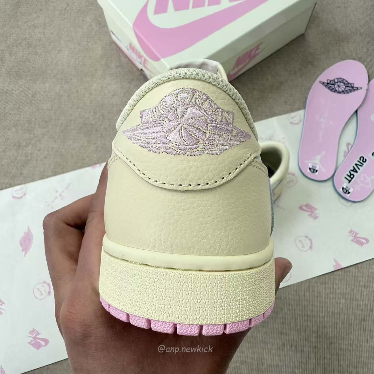 Air Jordan 1 Retro Low Og Sp Travis Scott Shy Pink Iq7604 100 (3) - www.kitistry.com
