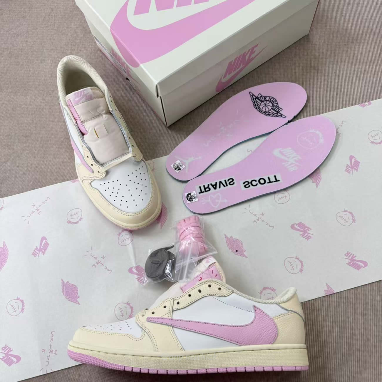 Air Jordan 1 Retro Low Og Sp Travis Scott Shy Pink Iq7604 100 (9) - www.kitistry.com