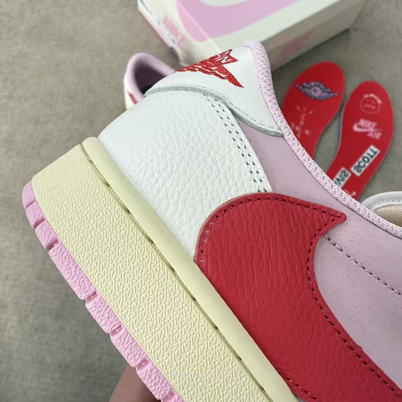 Air Jordan 1 Retro Low Og Sp Travis Scott Shy Pink Iq7604 101 (4) - www.kitistry.com