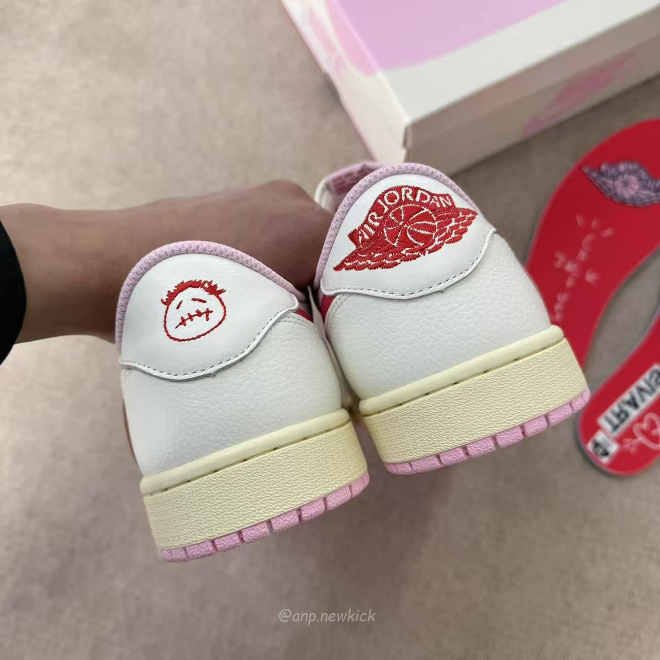 Air Jordan 1 Retro Low Og Sp Travis Scott Shy Pink Iq7604 101 (9) - www.kitistry.com