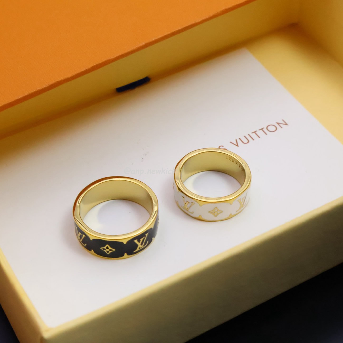 Louis Vitton Ring Black White M1565m (4) - www.kitistry.com Louis Vitton Ring Black White M1565m (4) - www.kitistry.com