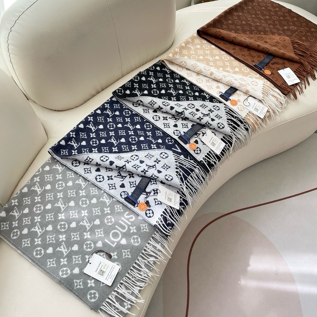 Louis Vuitton Lv Monogram 45x200cm (18) - www.kitistry.com Louis Vuitton Lv Monogram 45x200cm (18) - www.kitistry.com