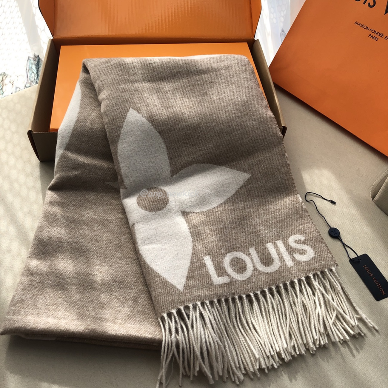 Louis Vuitton Lv Reykjavik Scarf 75x185cm (4) - www.kitistry.com Louis Vuitton Lv Reykjavik Scarf 75x185cm (4) - www.kitistry.com
