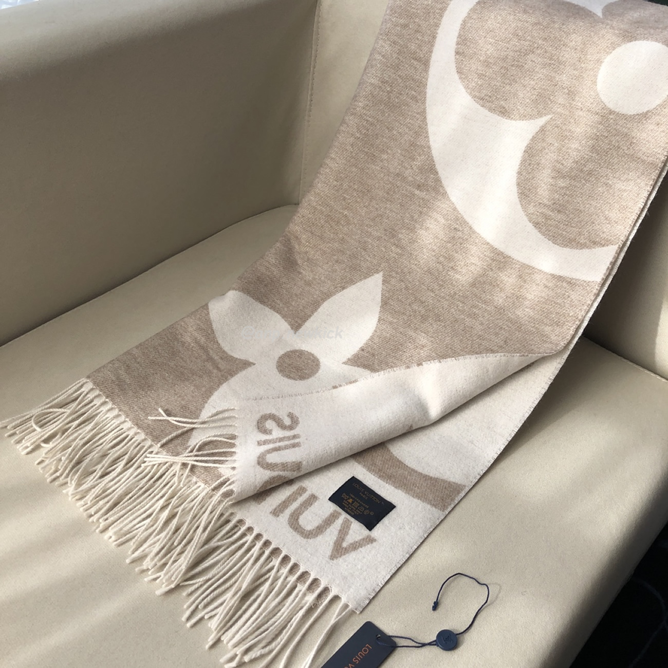 Louis Vuitton Lv Reykjavik Scarf 75x185cm (8) - www.kitistry.com Louis Vuitton Lv Reykjavik Scarf 75x185cm (8) - www.kitistry.com