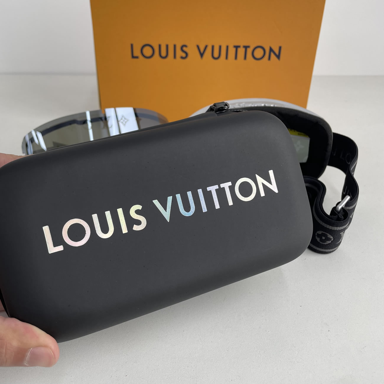 Louis Vuitton Lv Ski Mask Yellow Blue Black Pink Silvery White (18) - www.kitistry.com Louis Vuitton Lv Ski Mask Yellow Blue Black Pink Silvery White (18) - www.kitistry.com