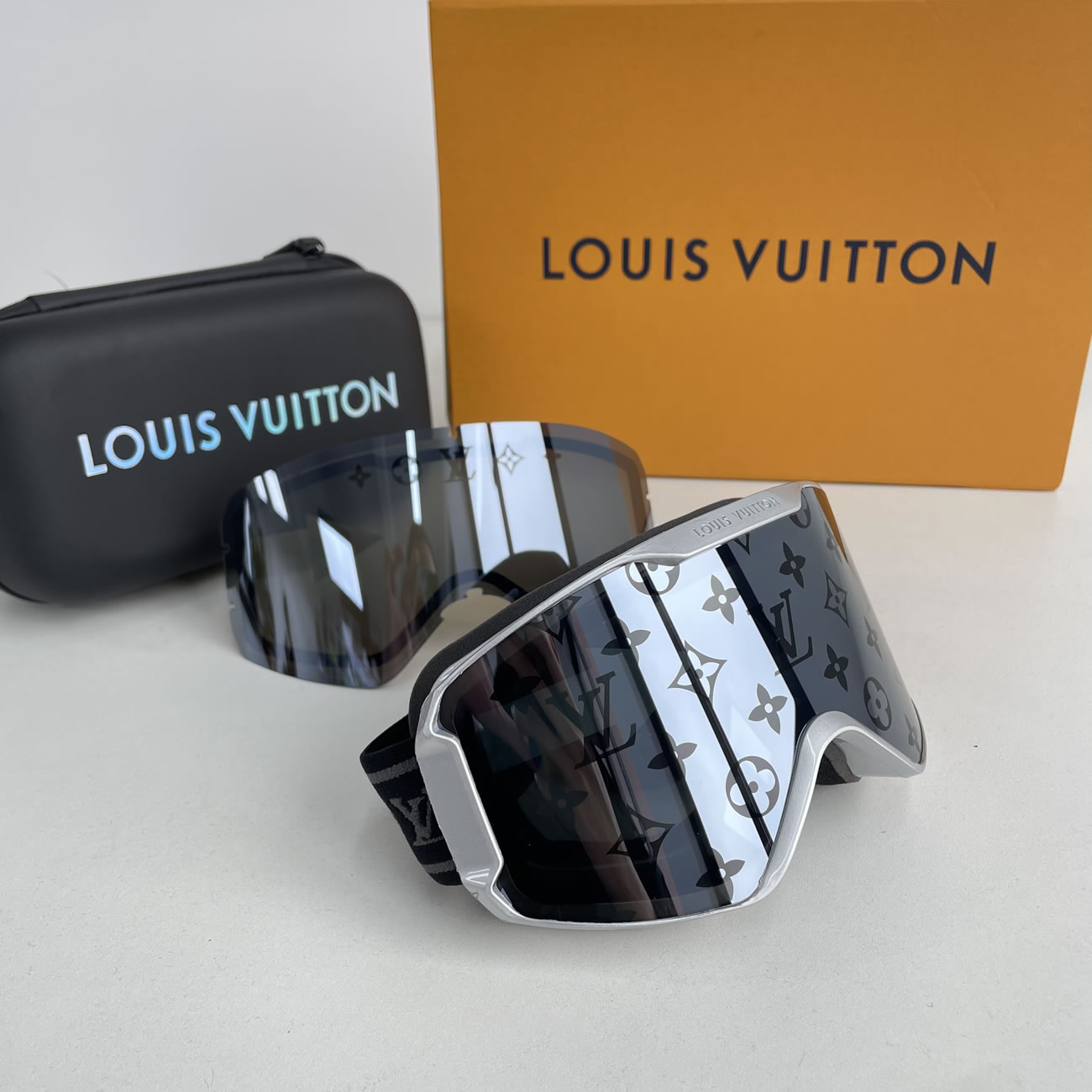 Louis Vuitton Lv Ski Mask Yellow Blue Black Pink Silvery White (19) - www.kitistry.com Louis Vuitton Lv Ski Mask Yellow Blue Black Pink Silvery White (19) - www.kitistry.com