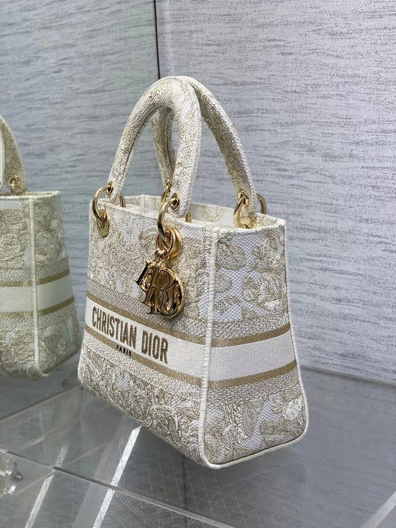 Dior Medium Size Lady D Lite Butterfly Around The World Embroidery Handbag (5) - www.kitistry.com Dior Medium Size Lady D Lite Butterfly Around The World Embroidery Handbag (5) - www.kitistry.com
