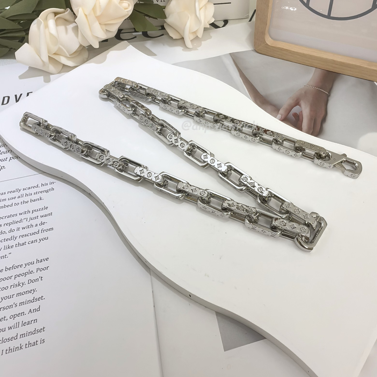 Louis Vuitton Monogram Chain Necklace M00677 (10) - www.kitistry.com Louis Vuitton Monogram Chain Necklace M00677 (10) - www.kitistry.com