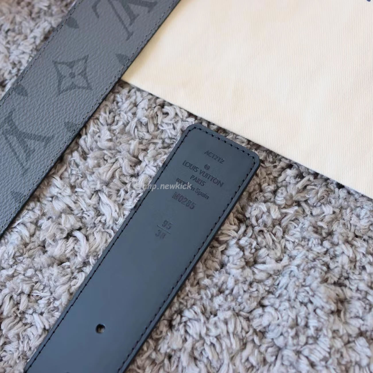 Louis Vuitton Reversible Belt Initiales Monogram Eclipse Reverse 40mm Gray M0285t (7) - www.kitistry.com Louis Vuitton Reversible Belt Initiales Monogram Eclipse Reverse 40mm Gray M0285t (7) - www.kitistry.com