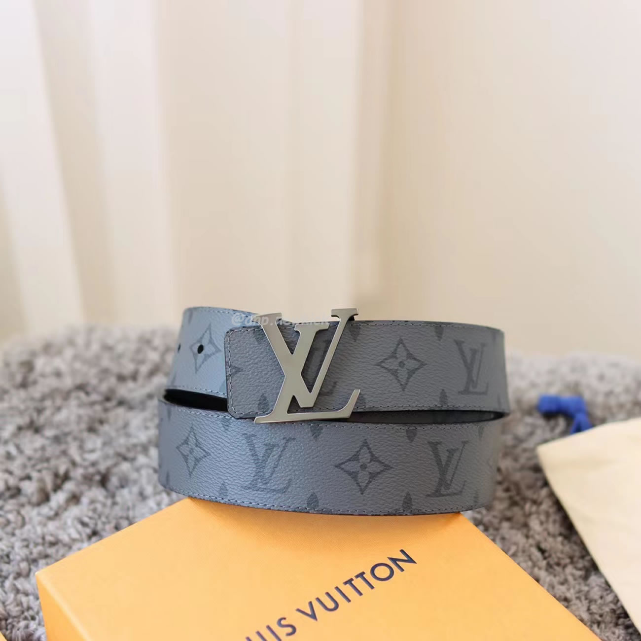 Louis Vuitton Reversible Belt Initiales Monogram Eclipse Reverse 40mm Gray M0285t (8) - www.kitistry.com Louis Vuitton Reversible Belt Initiales Monogram Eclipse Reverse 40mm Gray M0285t (8) - www.kitistry.com