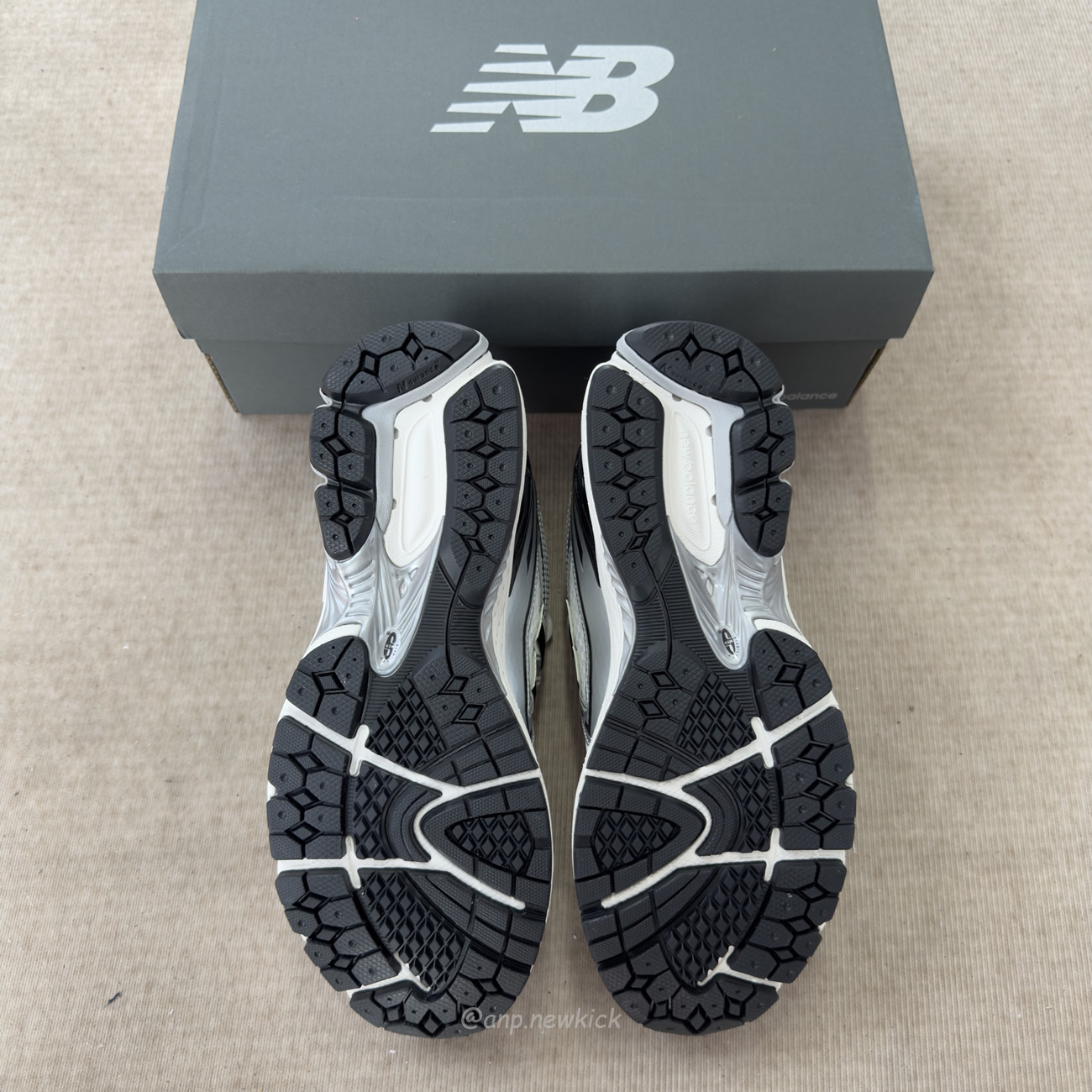 New Balance 1906r Silver Black M1906rer (4) - www.kitistry.com