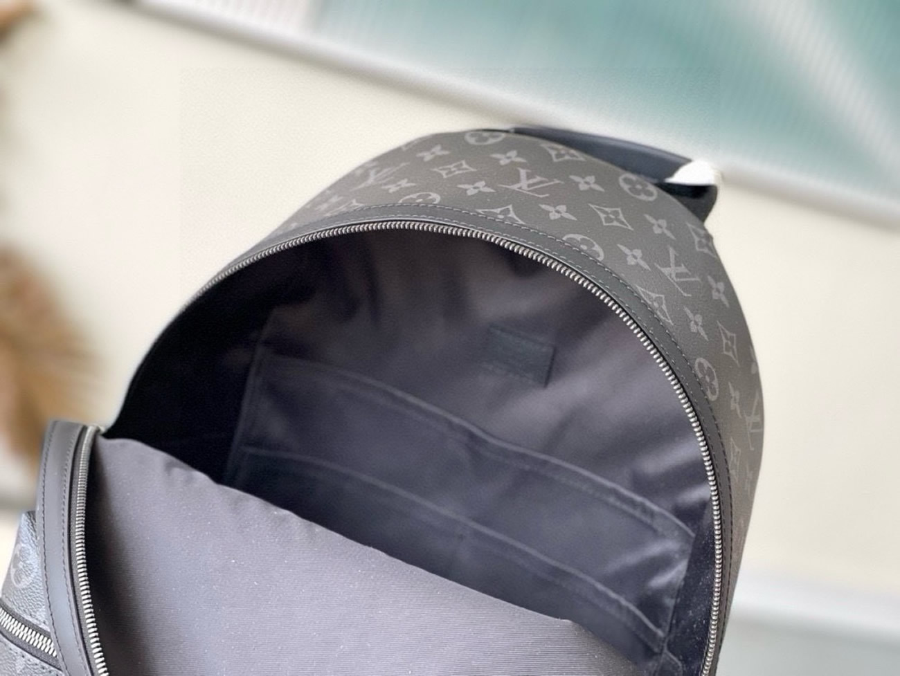 Louis Vuitton Discovery Pm Knapsack M22558 (6) - www.kitistry.com Louis Vuitton Discovery Pm Knapsack M22558 (6) - www.kitistry.com