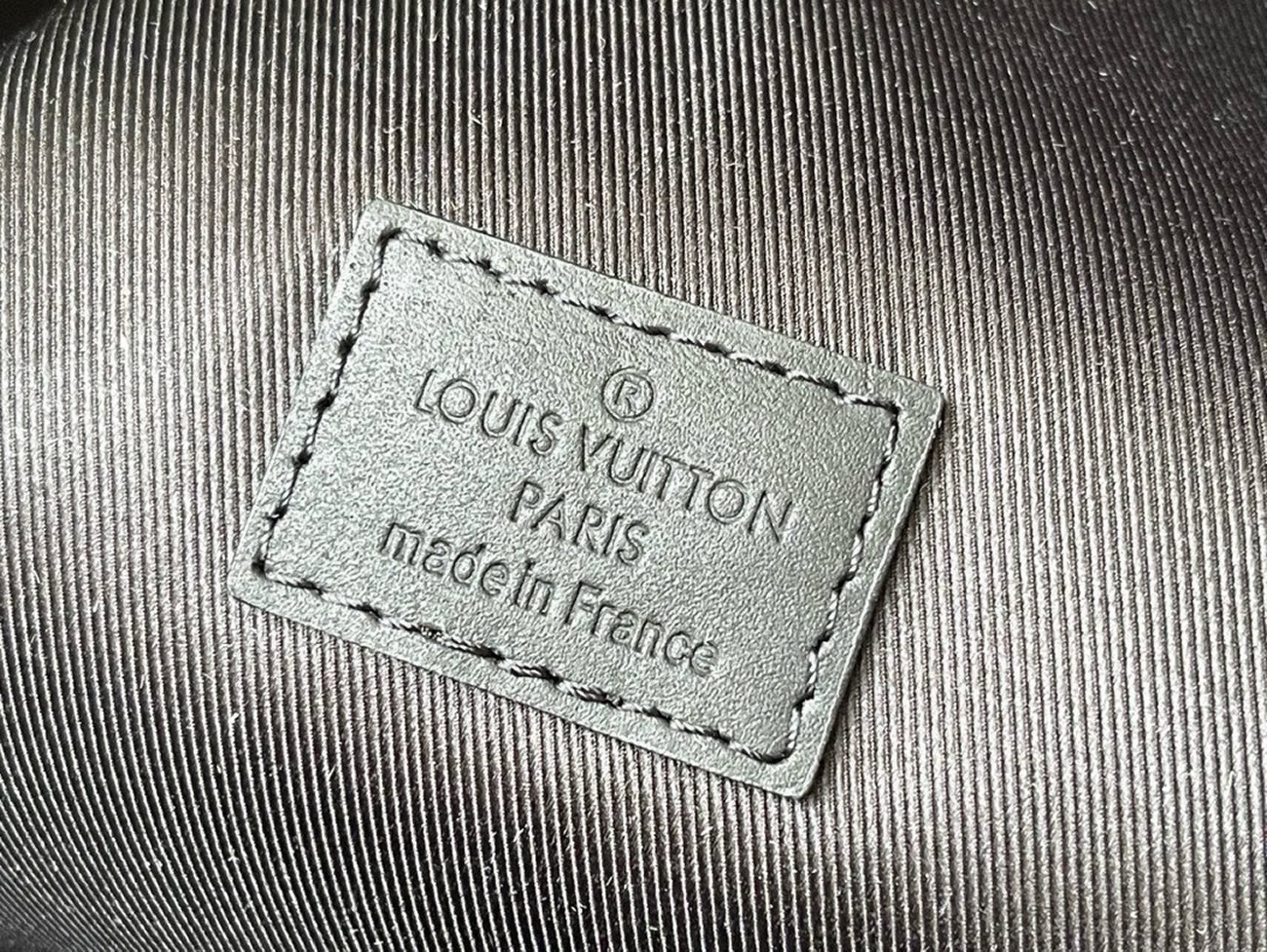 Louis Vuitton Discovery Pm Knapsack M22558 (7) - www.kitistry.com Louis Vuitton Discovery Pm Knapsack M22558 (7) - www.kitistry.com