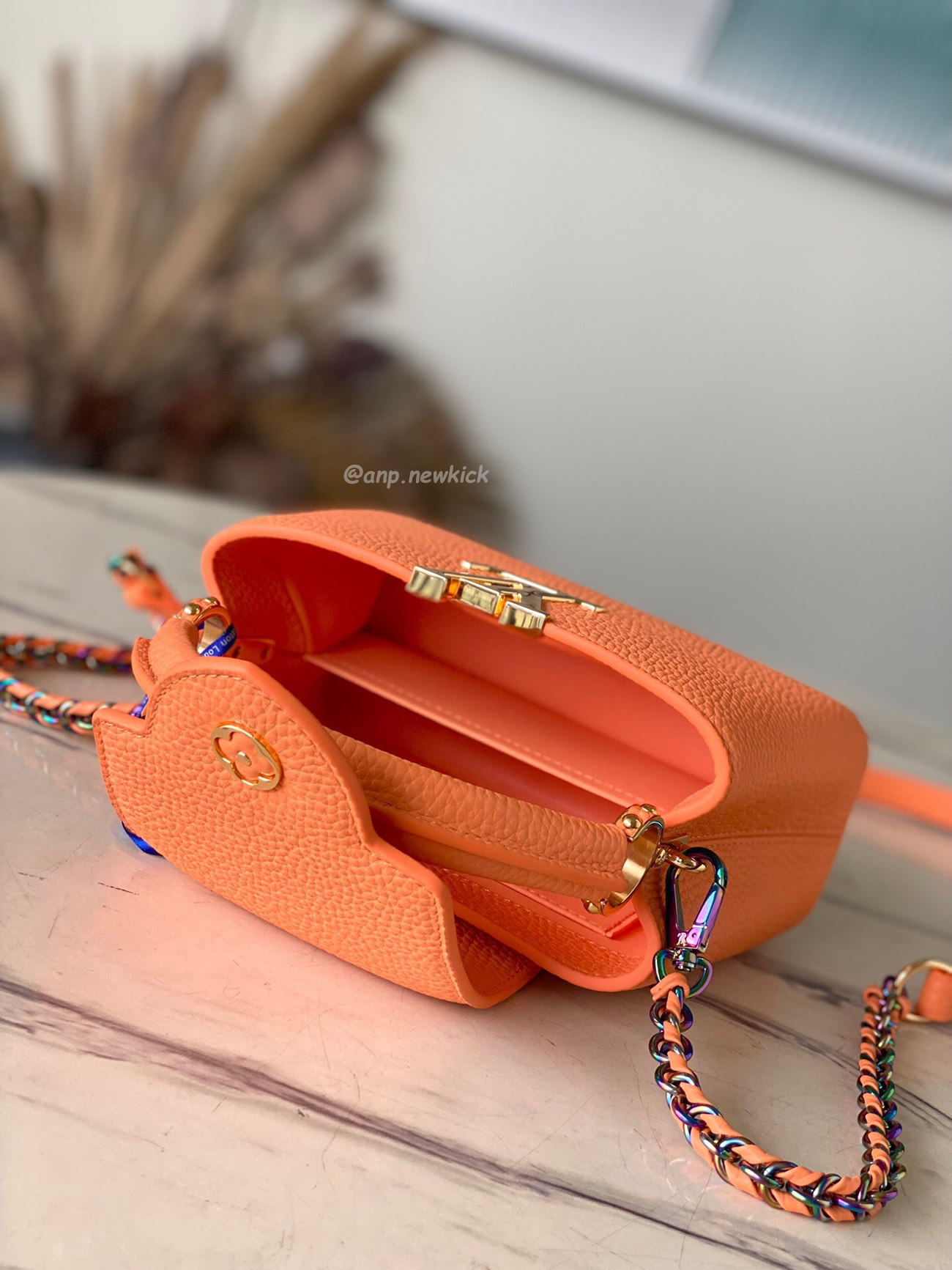 Louis Vuitton Capucines Mini M22606 (6) - www.kitistry.com Louis Vuitton Capucines Mini M22606 (6) - www.kitistry.com