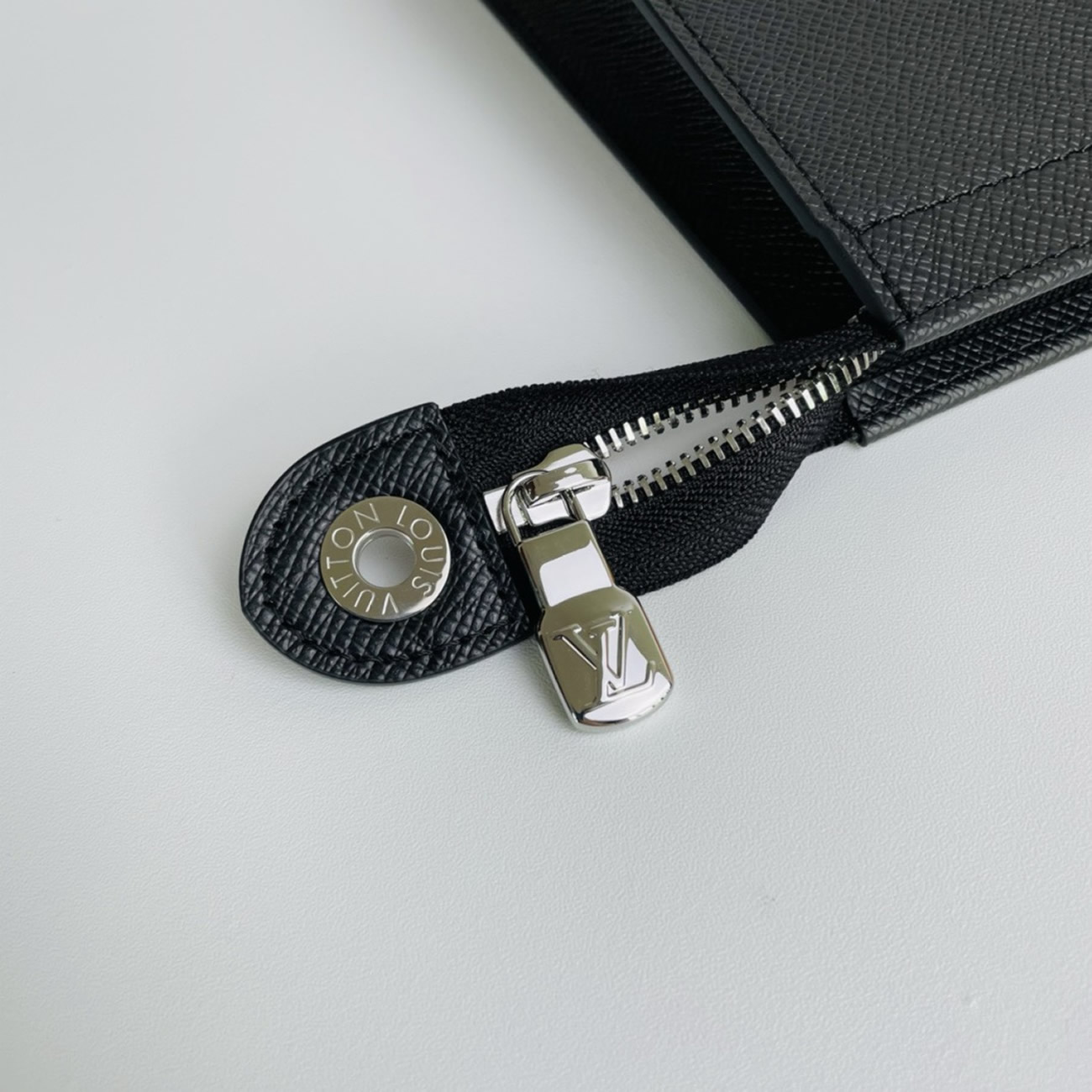 Louis Vuitton Pochette Voyage M30450 (9) - www.kitistry.com Louis Vuitton Pochette Voyage M30450 (9) - www.kitistry.com