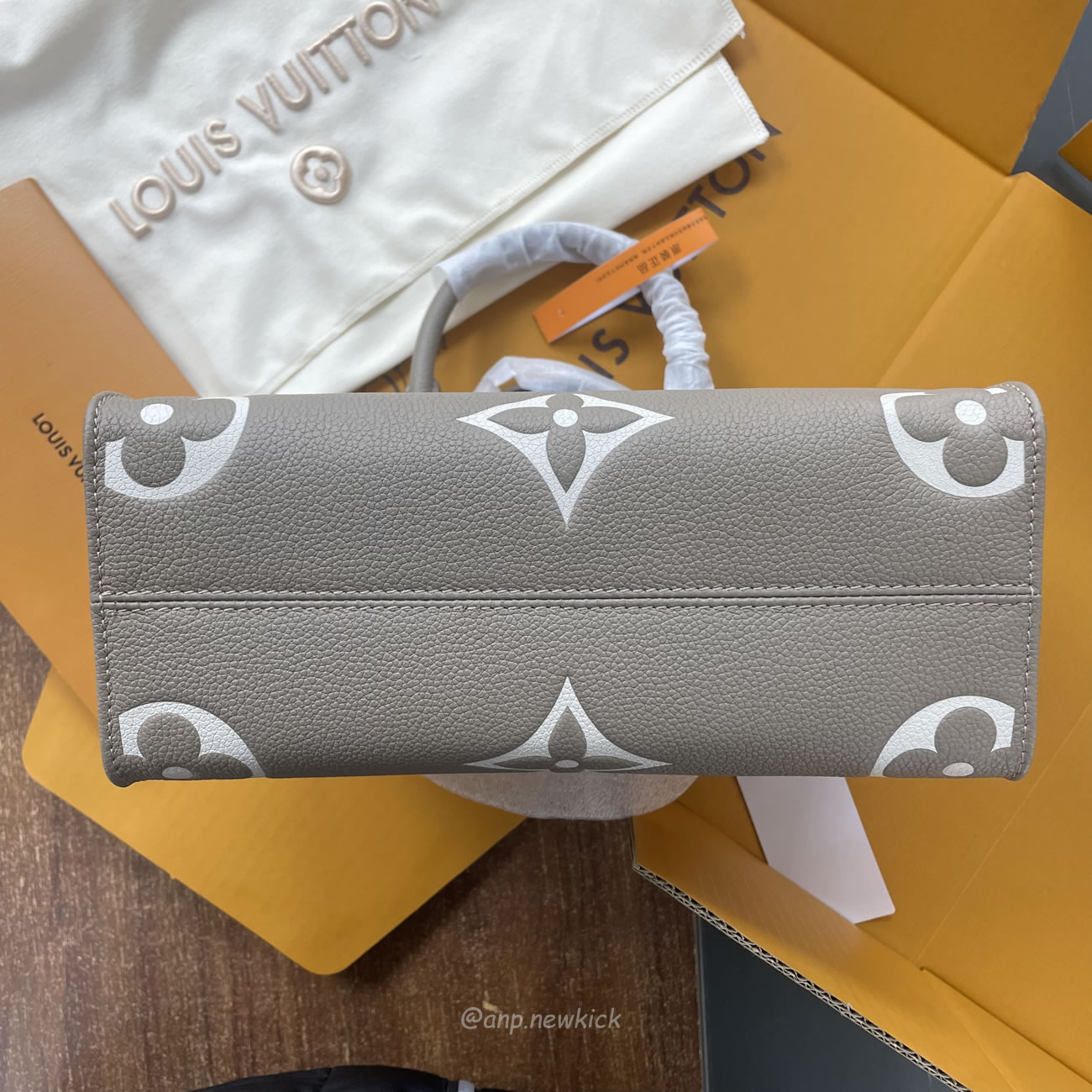 Louis Vuitton Onthego Pm Tote Bag M45779 (4) - www.kitistry.com Louis Vuitton Onthego Pm Tote Bag M45779 (4) - www.kitistry.com