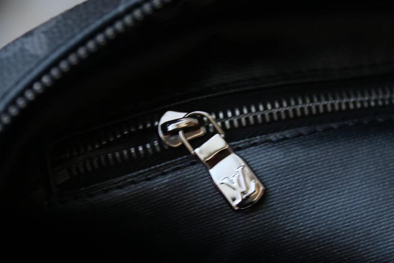 Louis Vuitton Dopp Kit M46354 (13) - www.kitistry.com Louis Vuitton Dopp Kit M46354 (13) - www.kitistry.com