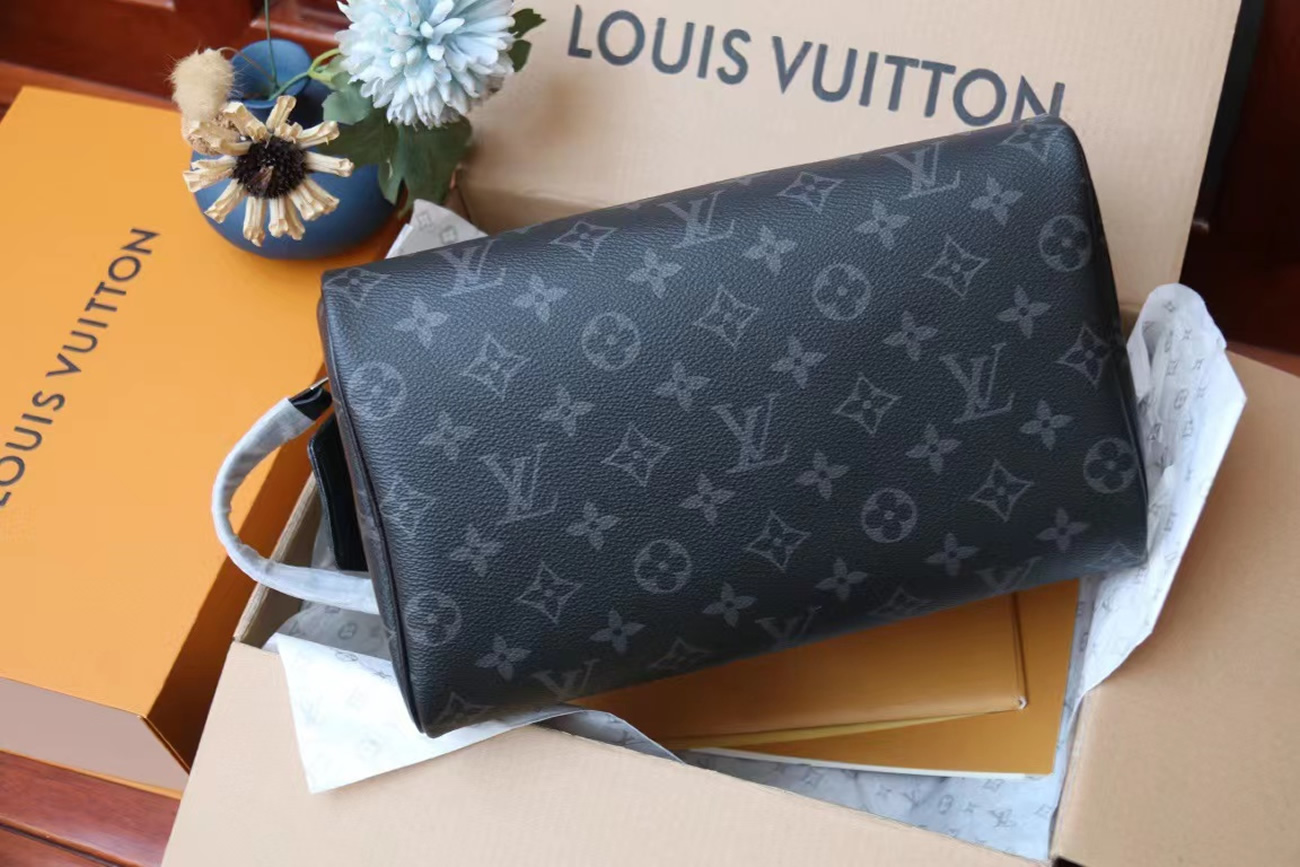 Louis Vuitton Dopp Kit M46354 (14) - www.kitistry.com Louis Vuitton Dopp Kit M46354 (14) - www.kitistry.com