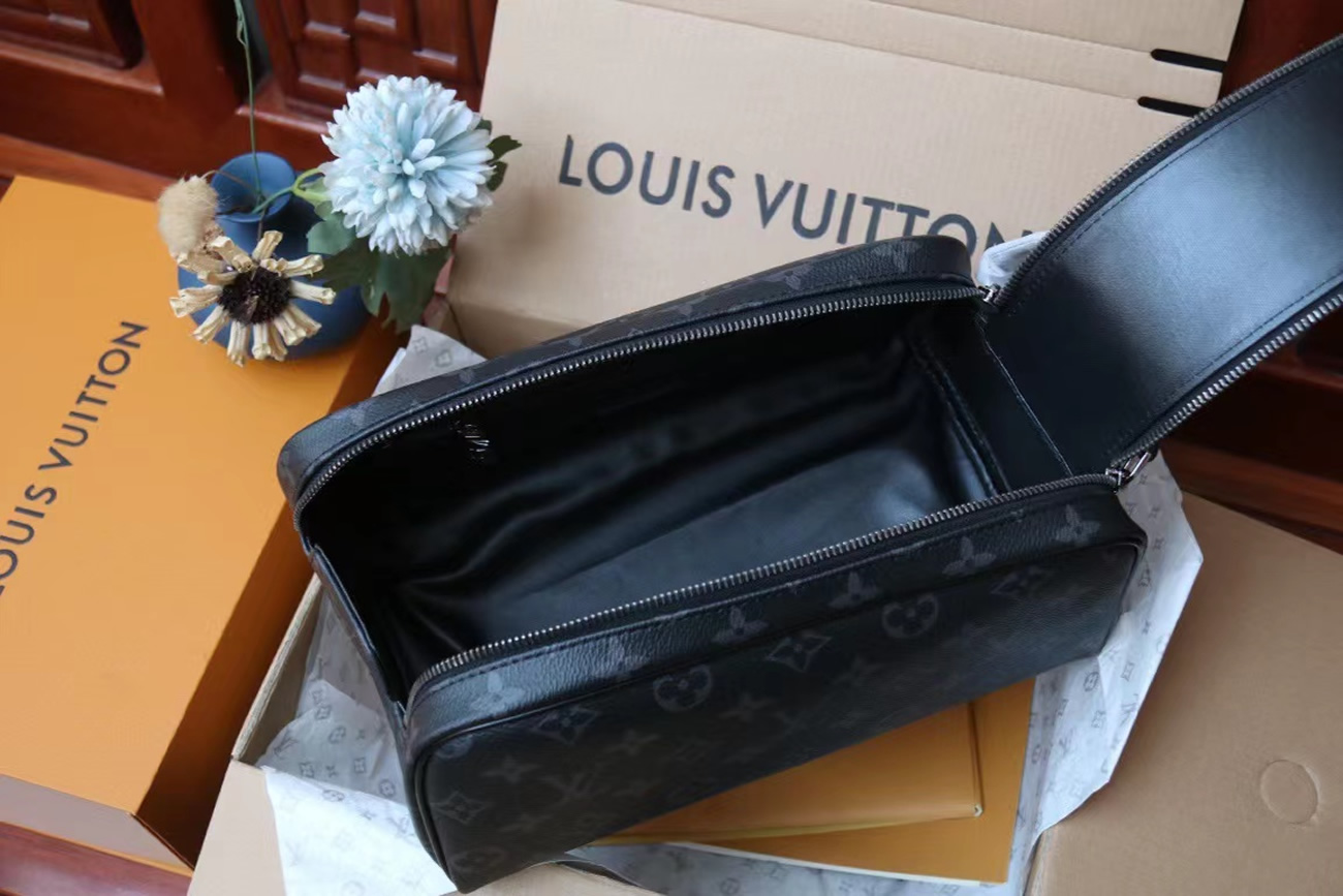 Louis Vuitton Dopp Kit M46354 (6) - www.kitistry.com Louis Vuitton Dopp Kit M46354 (6) - www.kitistry.com