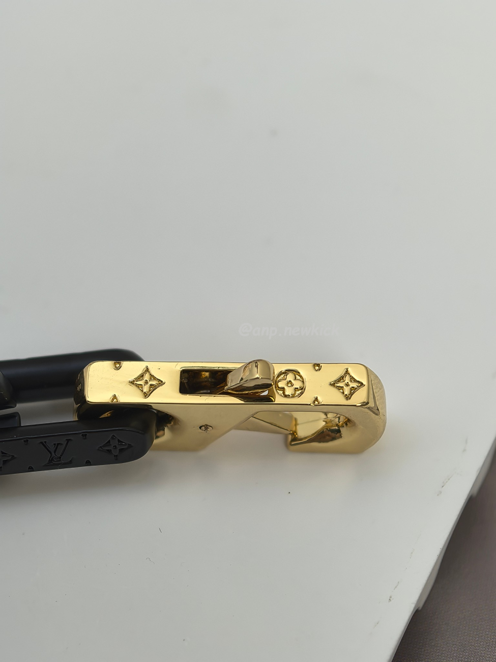 Louis Vuitton Chain Bracelet Engraved Monogram Colors Black Gold Multicolor M68242 (6) - www.kitistry.com Louis Vuitton Chain Bracelet Engraved Monogram Colors Black Gold Multicolor M68242 (6) - www.kitistry.com