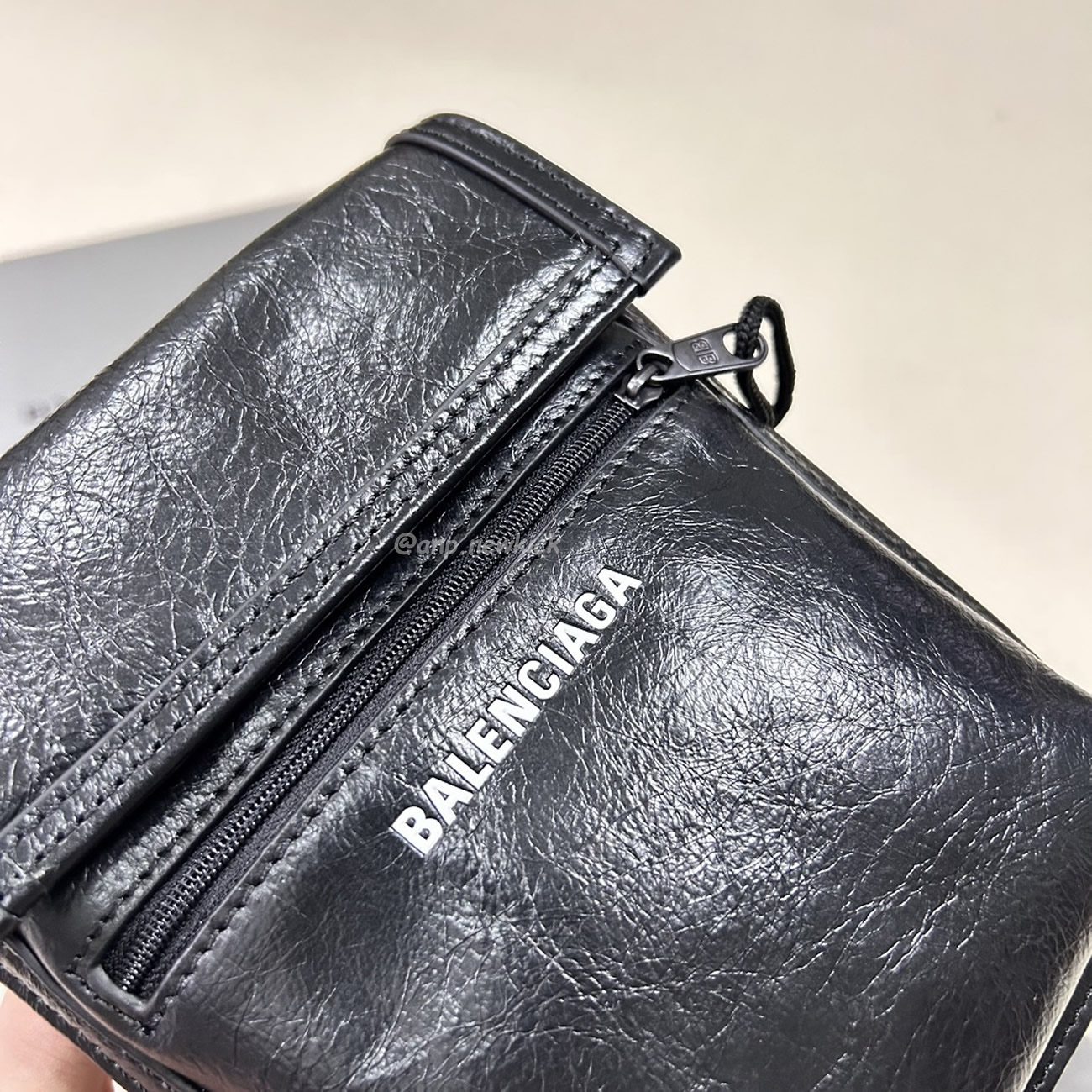 Balenciaga Explorer Arena Cracked Leather Messenger Bag Black (10) - www.kitistry.com Balenciaga Explorer Arena Cracked Leather Messenger Bag Black (10) - www.kitistry.com