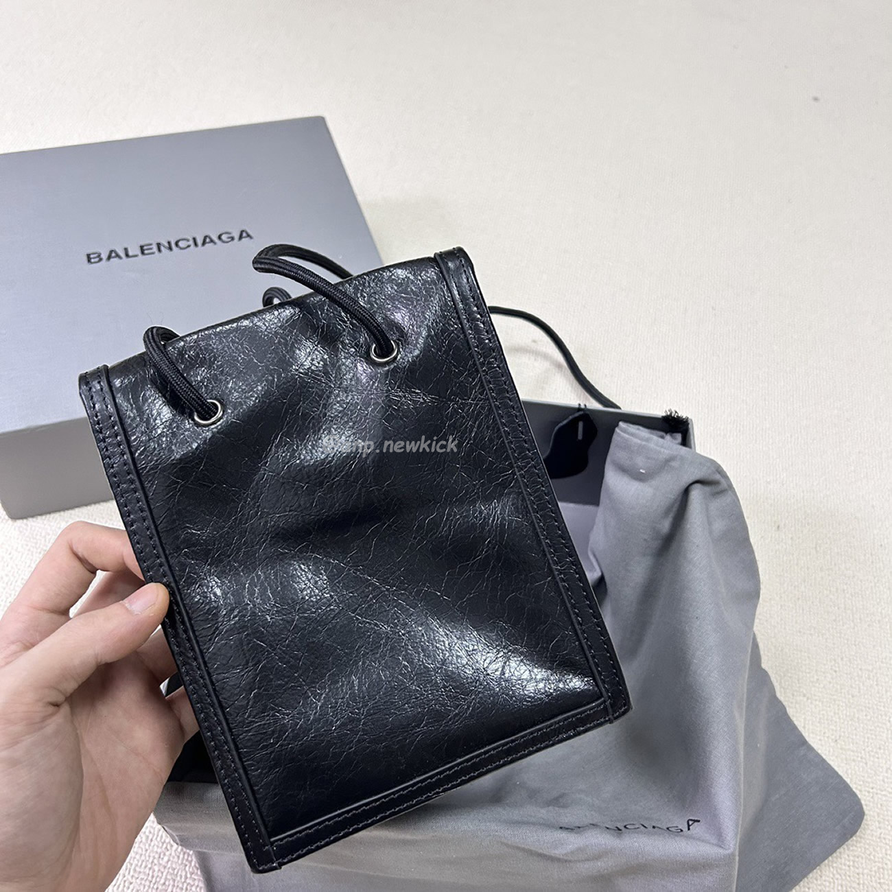 Balenciaga Explorer Arena Cracked Leather Messenger Bag Black (2) - www.kitistry.com Balenciaga Explorer Arena Cracked Leather Messenger Bag Black (2) - www.kitistry.com