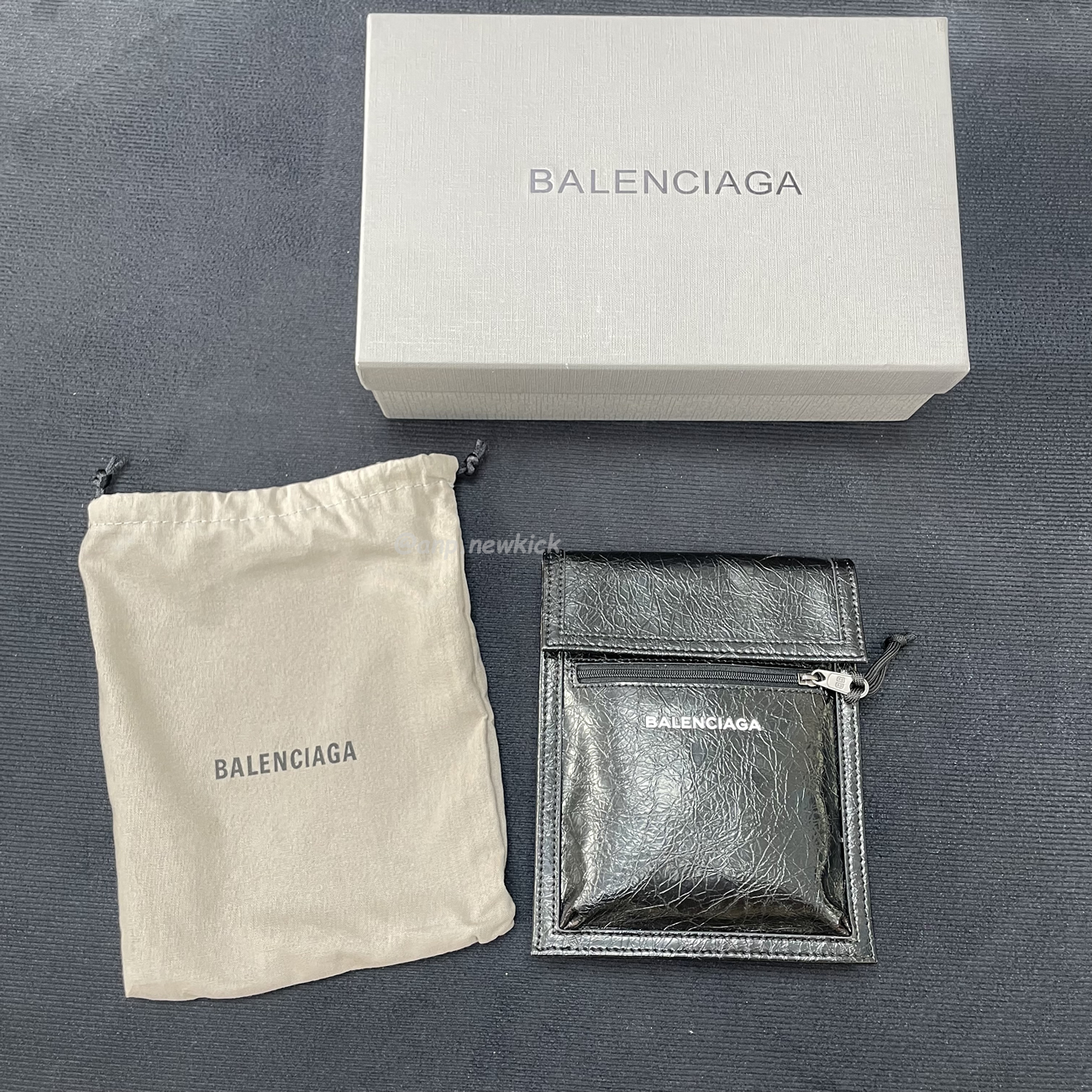 Balenciaga Explorer Arena Cracked Leather Messenger Bag Black (9) - www.kitistry.com Balenciaga Explorer Arena Cracked Leather Messenger Bag Black (9) - www.kitistry.com