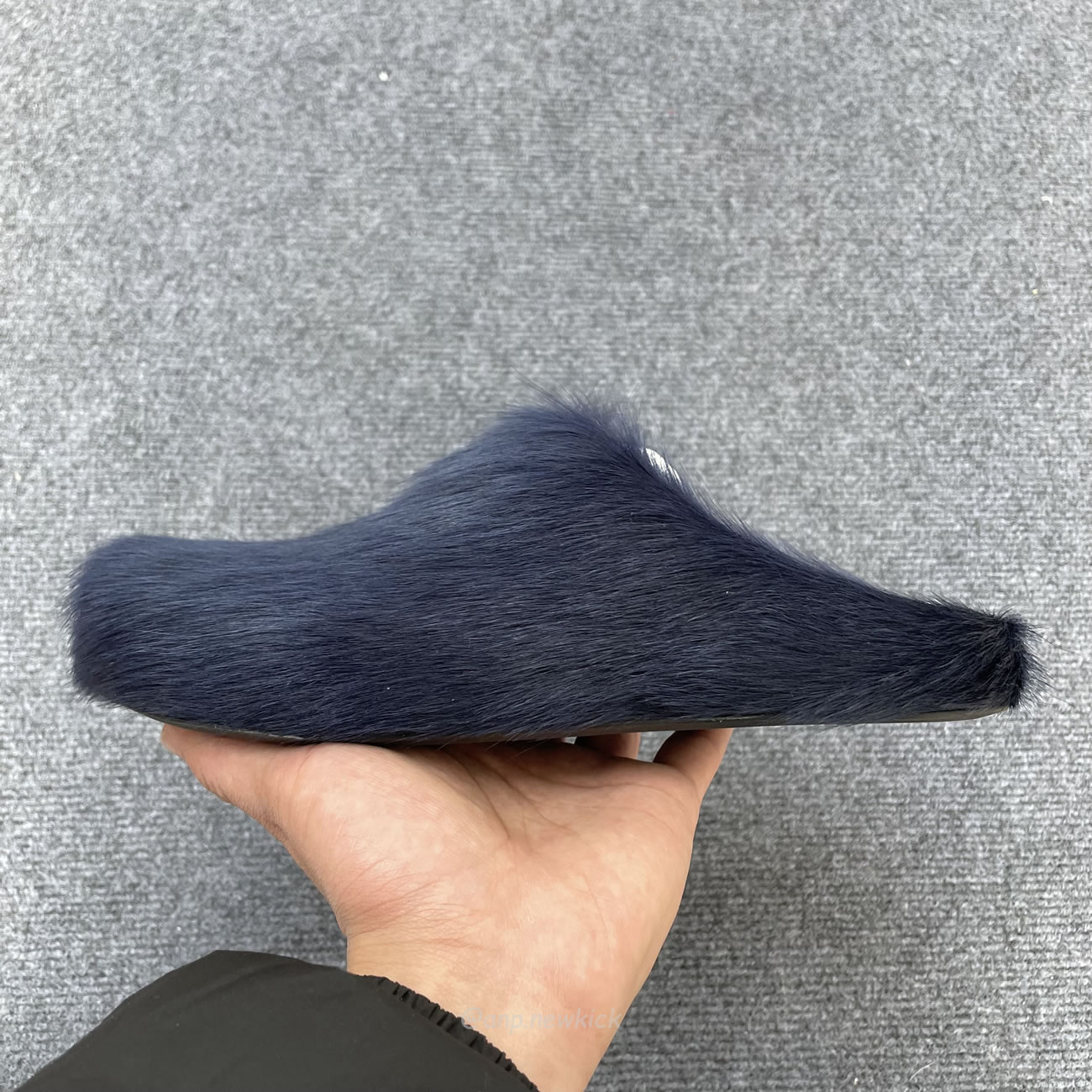 Marni Fussbet Sabot Calf Hair Slippers (6) - www.kitistry.com Marni Fussbet Sabot Calf Hair Slippers (6) - www.kitistry.com