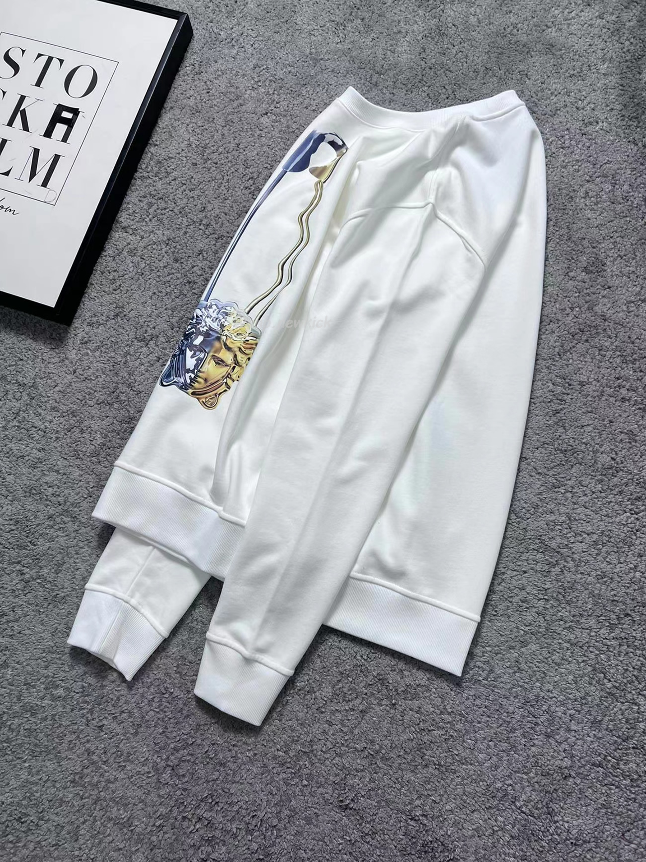 Versace Pattern Medusa Logo Printed Cotton T Shirt (16) - www.kitistry.com