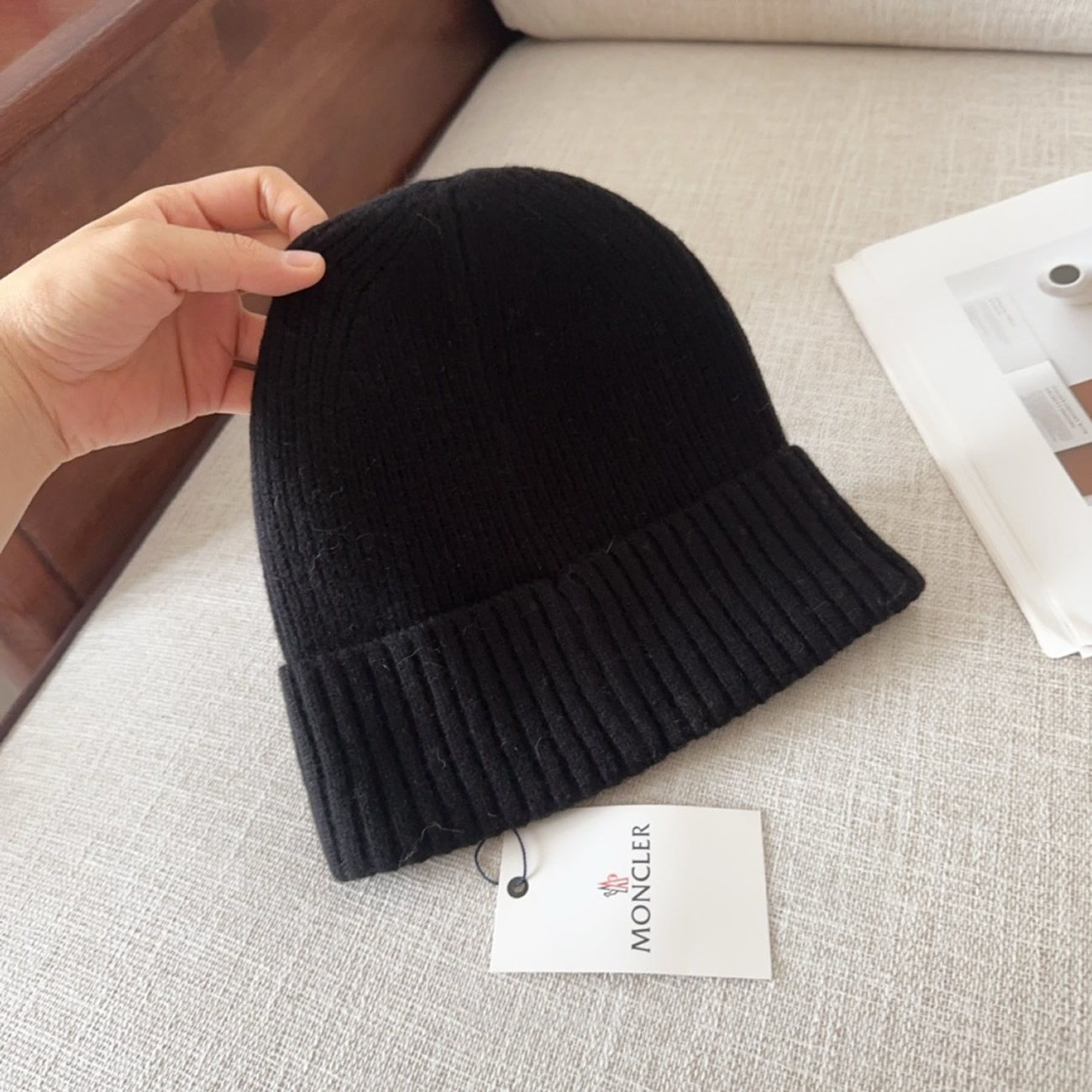 Moncler Logo Patch Beanie Black (4) - www.kitistry.com Moncler Logo Patch Beanie Black (4) - www.kitistry.com
