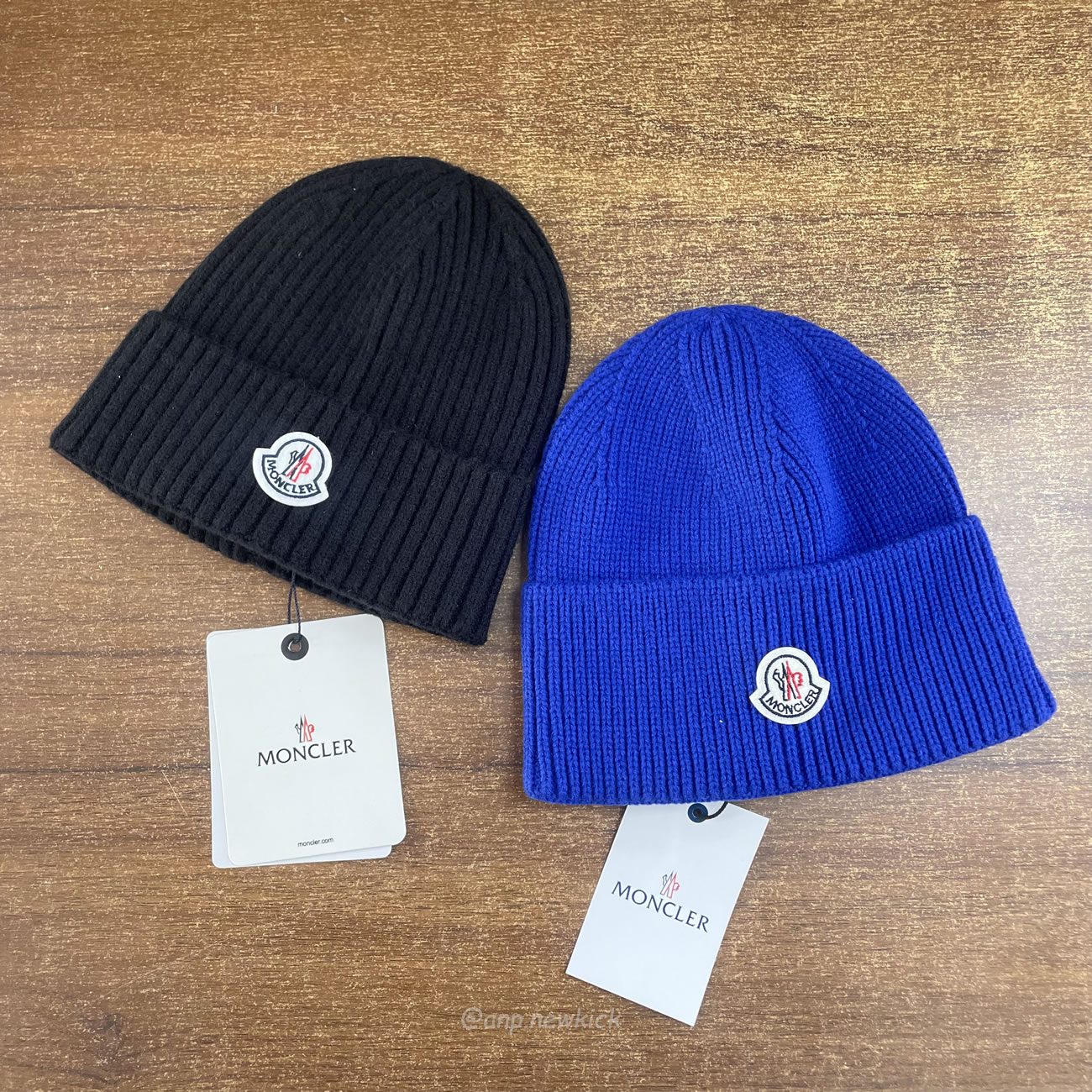 Moncler Logo Patch Ribbed Knit Beanie Black Blue (5) - www.kitistry.com Moncler Logo Patch Ribbed Knit Beanie Black Blue (5) - www.kitistry.com