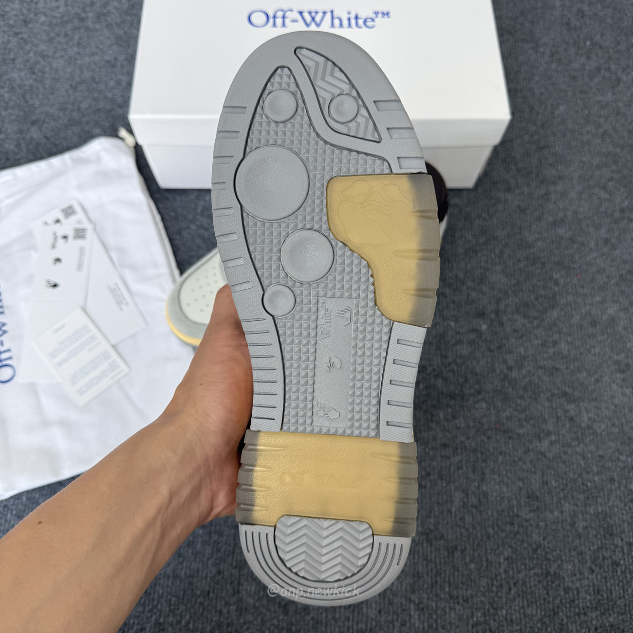 Off White Out Of Office Ooo Low Tops Light Grey Anthracite Omia189s24lea0110511 (7) - www.kitistry.com Off White Out Of Office Ooo Low Tops Light Grey Anthracite Omia189s24lea0110511 (7) - www.kitistry.com