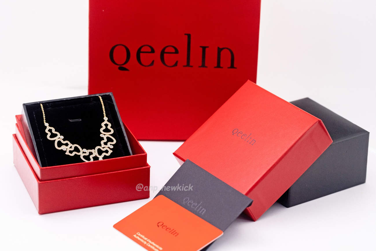 Qeelin V Gourd Necklace (1) - www.kitistry.com Qeelin V Gourd Necklace (1) - www.kitistry.com