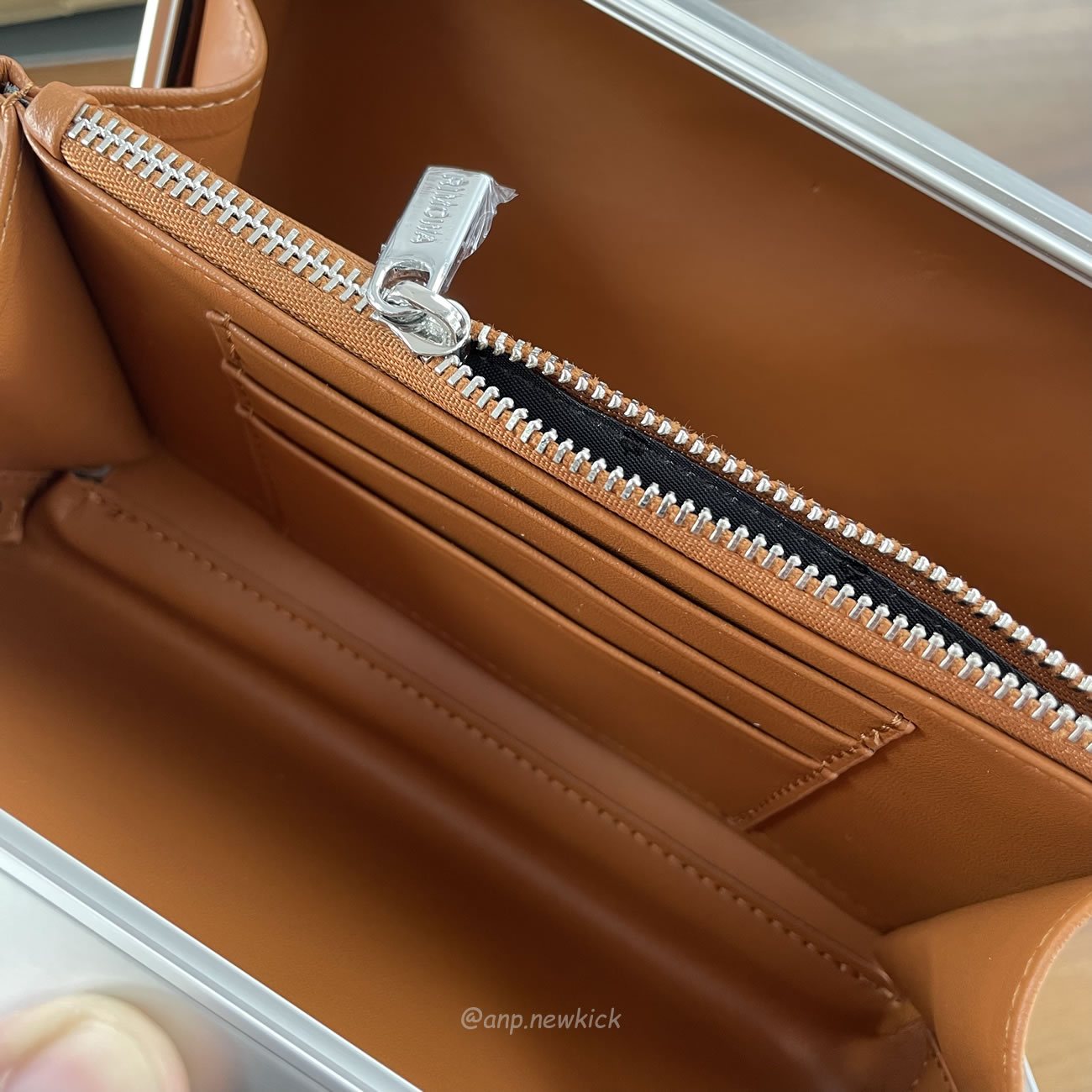 Rimowa Aluminium Silver Cross Body Bag (11) - www.kitistry.com Rimowa Aluminium Silver Cross Body Bag (11) - www.kitistry.com