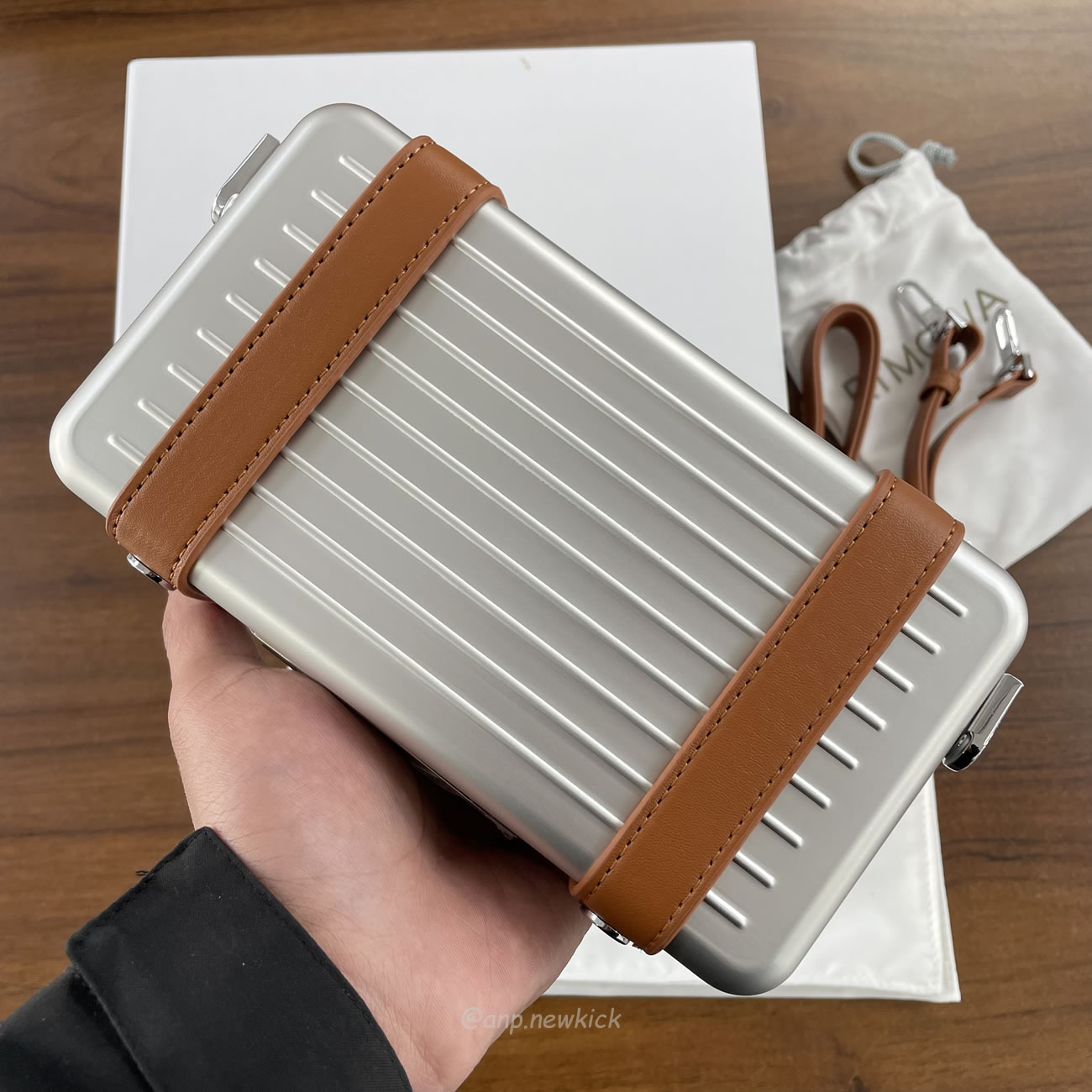 Rimowa Aluminium Silver Cross Body Bag (4) - www.kitistry.com Rimowa Aluminium Silver Cross Body Bag (4) - www.kitistry.com