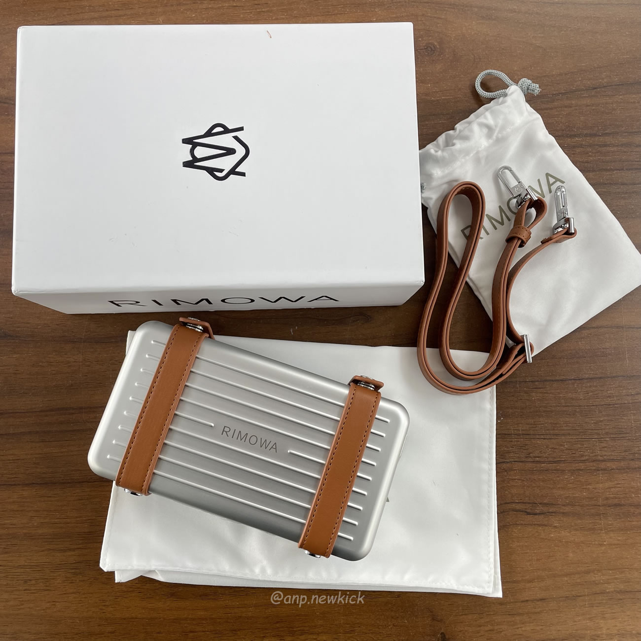 Rimowa Aluminium Silver Cross Body Bag (6) - www.kitistry.com Rimowa Aluminium Silver Cross Body Bag (6) - www.kitistry.com