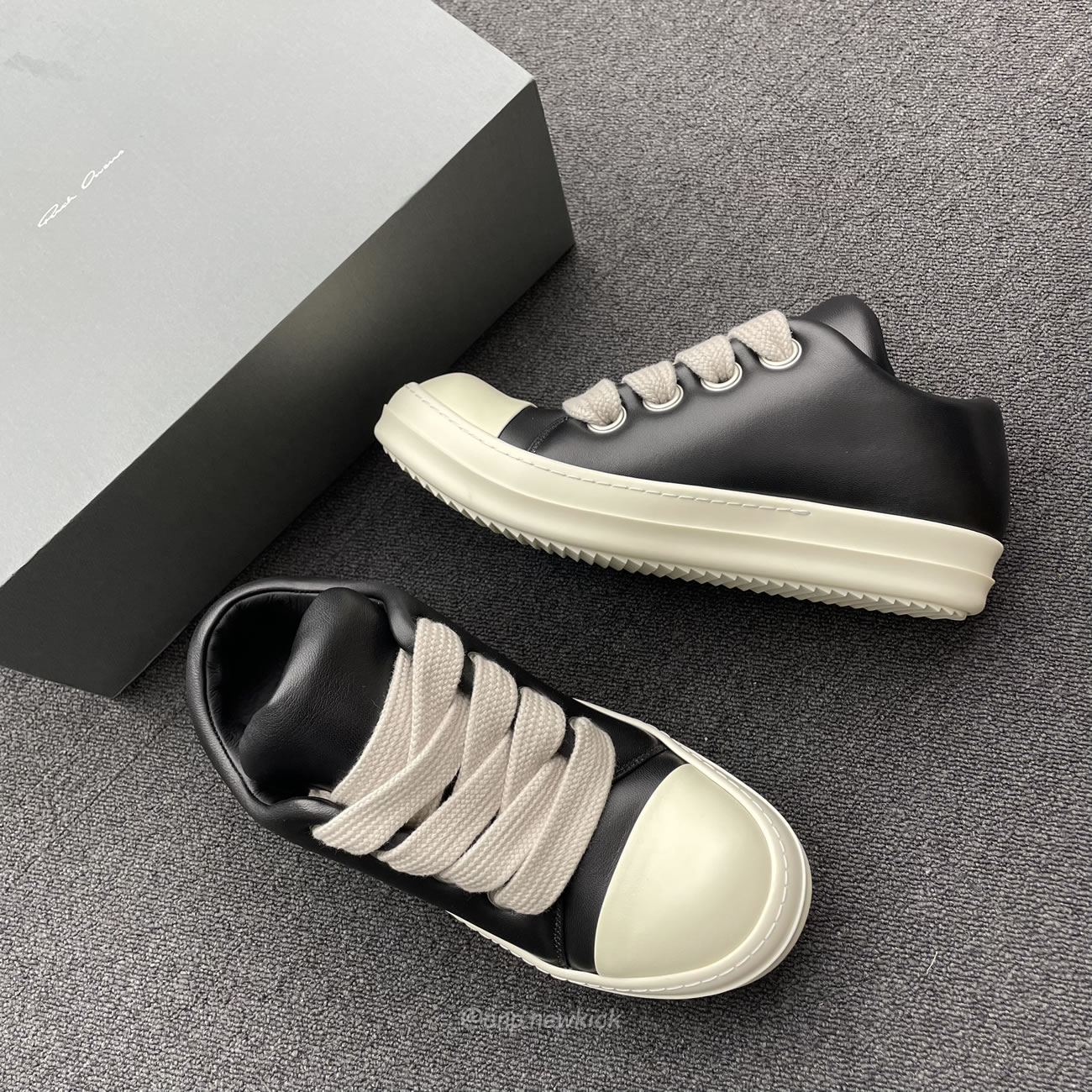 Rick Owens Jumbo Lace Padded Sneaks Low Black Acid Milk Ru02c7893 (2) - www.kitistry.com Rick Owens Jumbo Lace Padded Sneaks Low Black Acid Milk Ru02c7893 (2) - www.kitistry.com