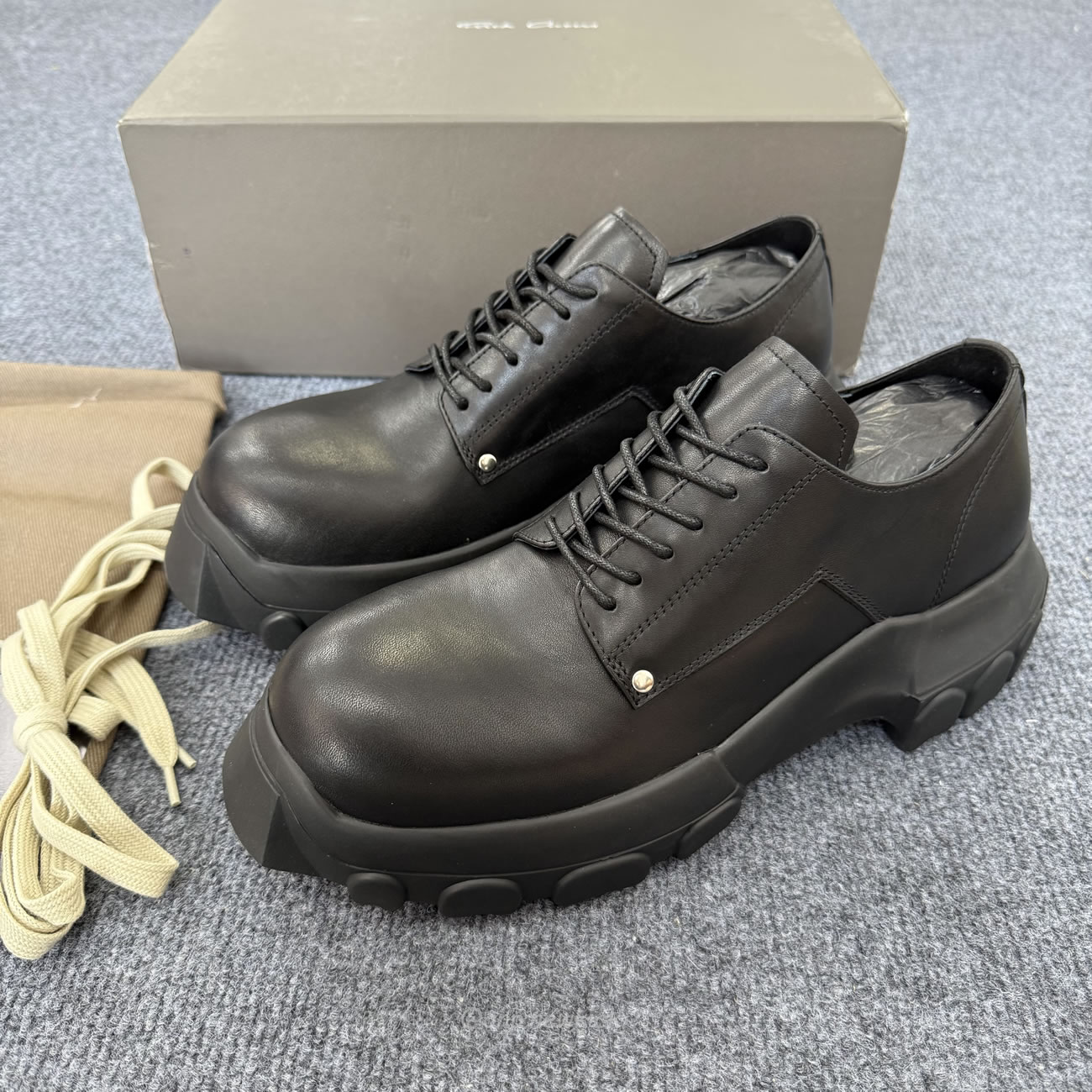 Rick Owens Mega Tractor Derby Shoes Black (7) - www.kitistry.com Rick Owens Mega Tractor Derby Shoes Black (7) - www.kitistry.com