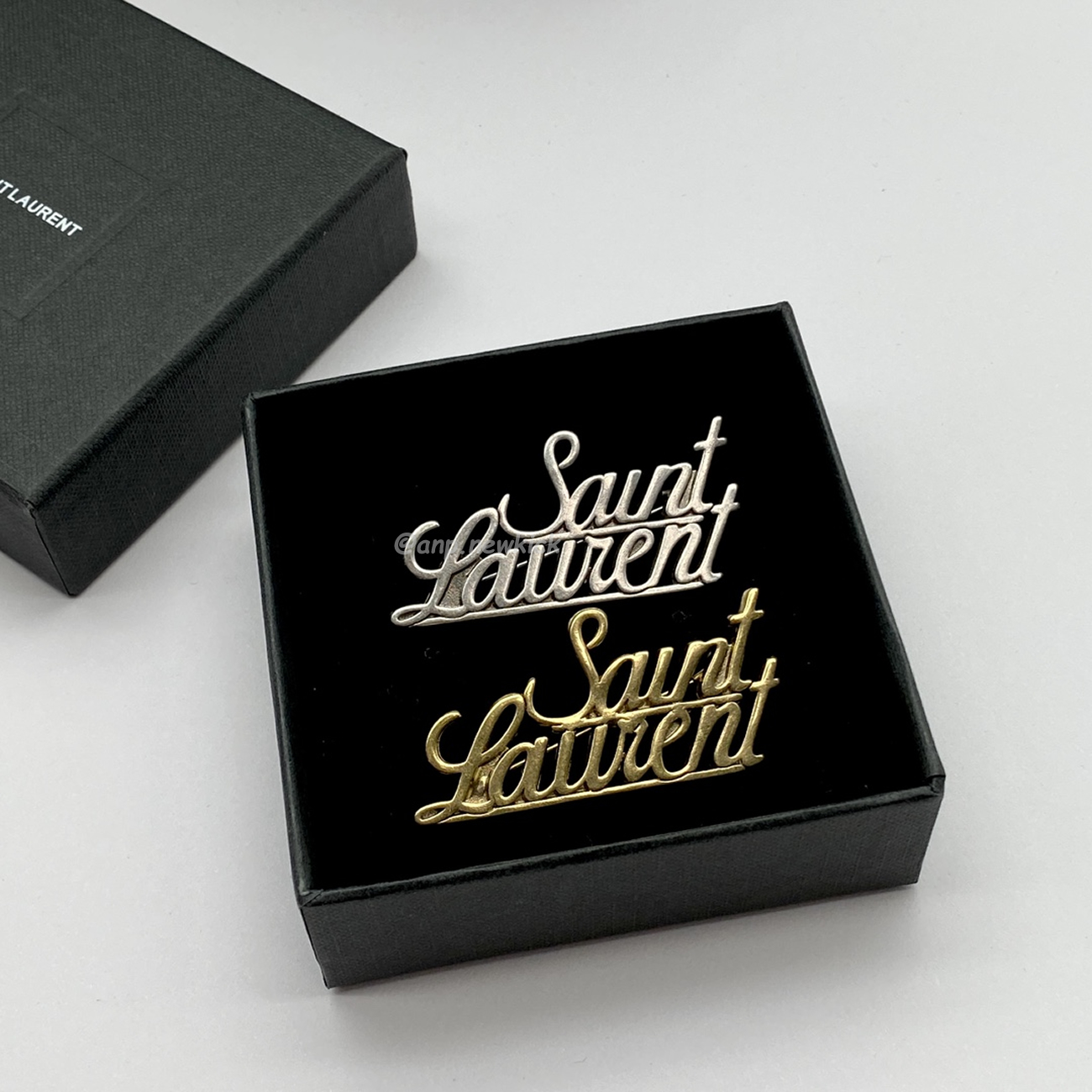 Saint Laurent Paris Saint Laurent Logo Brooch (2) - www.kitistry.com Saint Laurent Paris Saint Laurent Logo Brooch (2) - www.kitistry.com