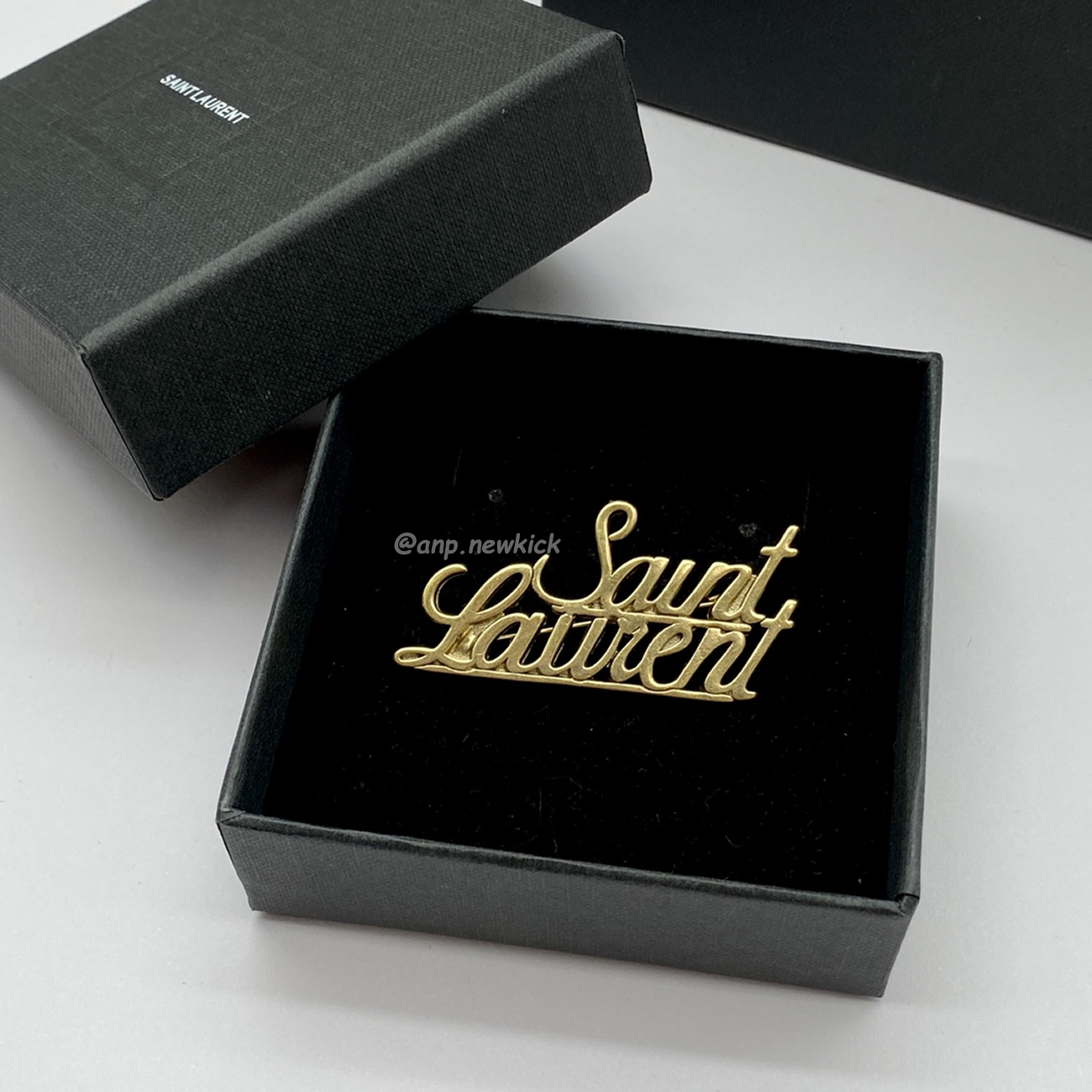 Saint Laurent Paris Saint Laurent Logo Brooch (5) - www.kitistry.com Saint Laurent Paris Saint Laurent Logo Brooch (5) - www.kitistry.com