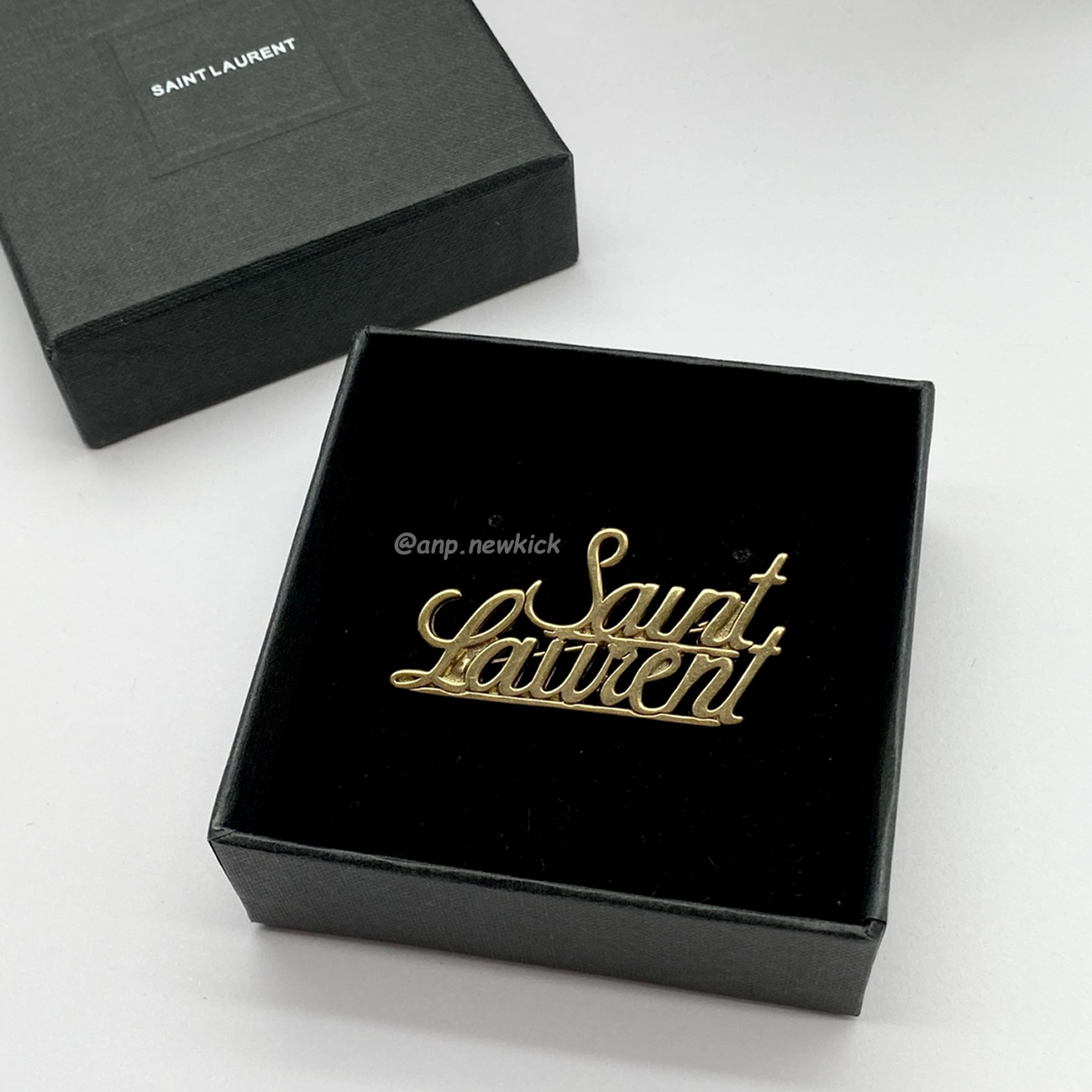 Saint Laurent Paris Saint Laurent Logo Brooch (6) - www.kitistry.com Saint Laurent Paris Saint Laurent Logo Brooch (6) - www.kitistry.com